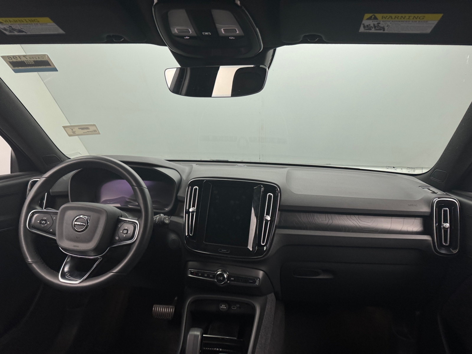 Thumbnail: 2023 Volvo XC40 - 3