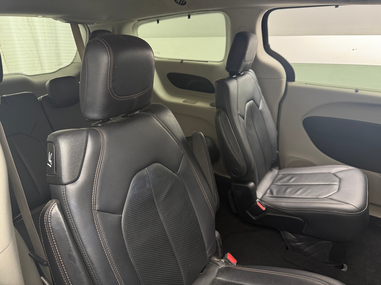 Thumbnail: 2018 Chrysler Pacifica - 5