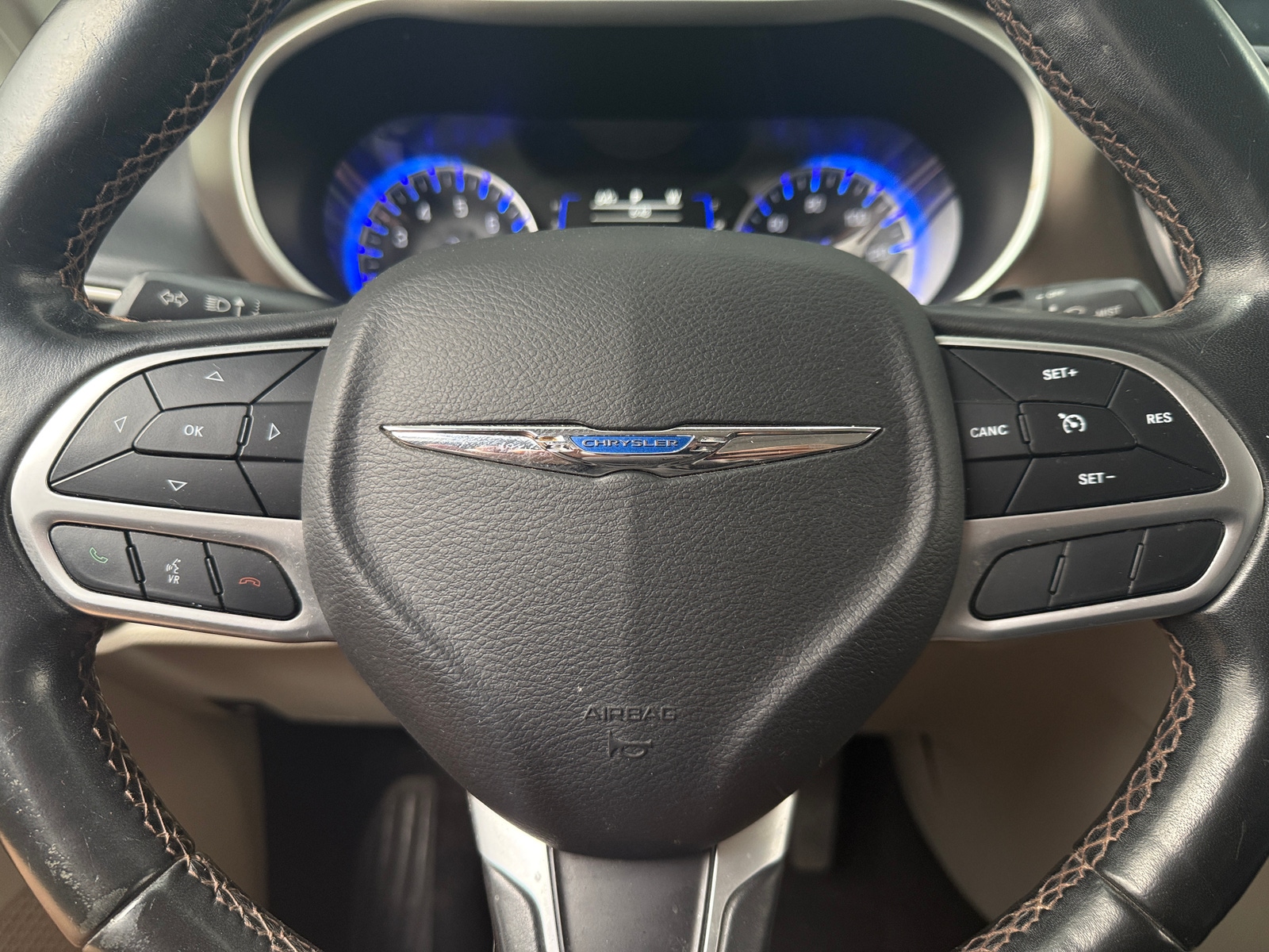 Thumbnail: 2018 Chrysler Pacifica - 4