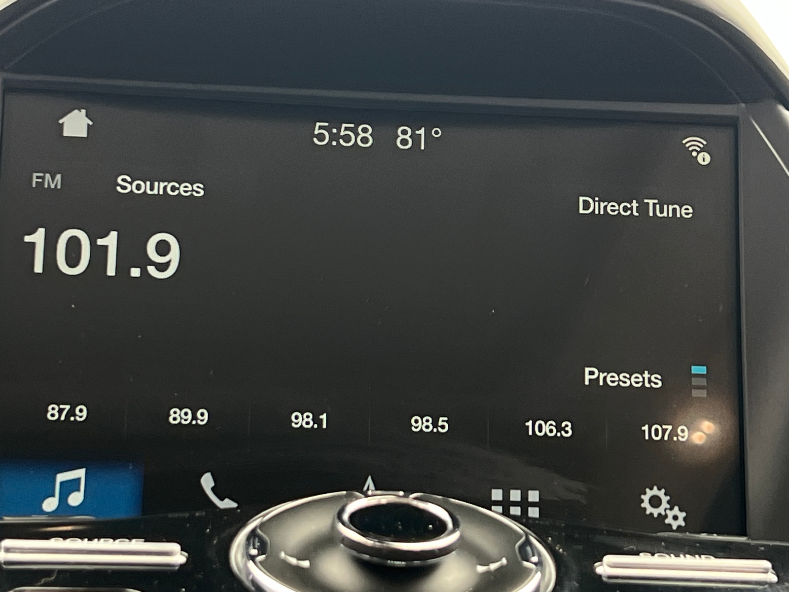 Thumbnail: 2019 Ford Escape - 3