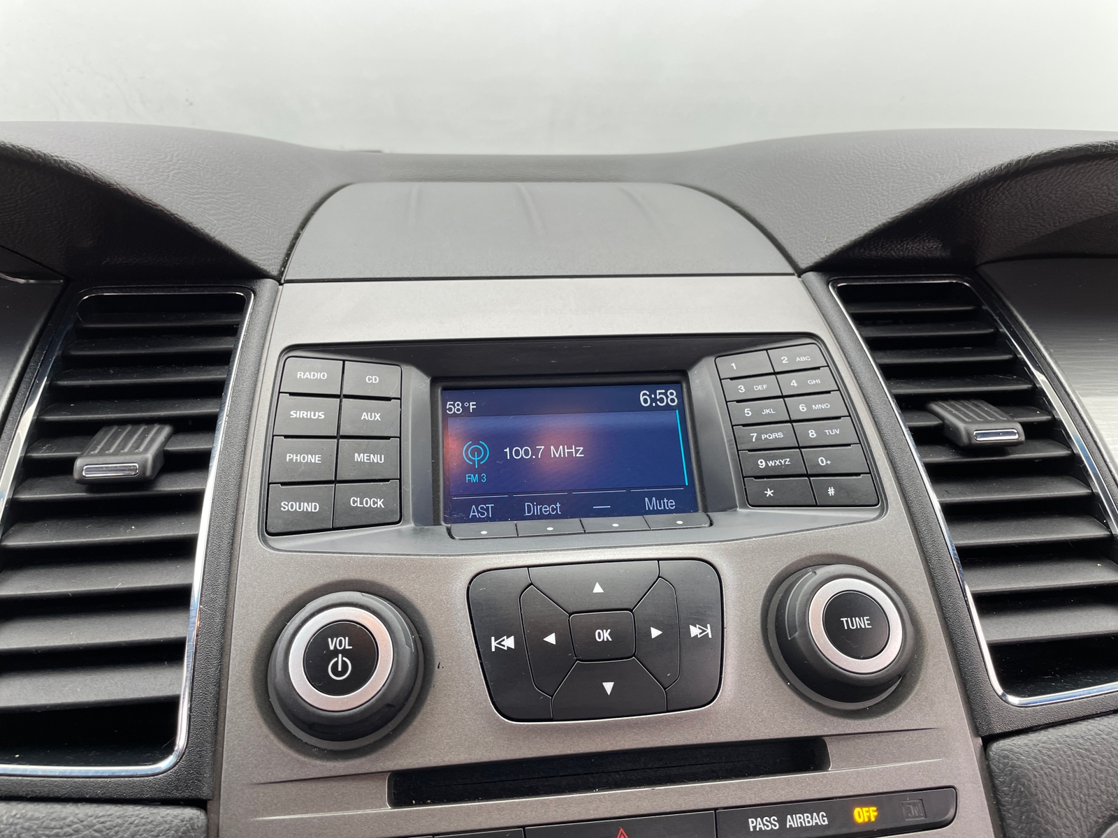 Thumbnail: 2018 Ford Taurus - 4