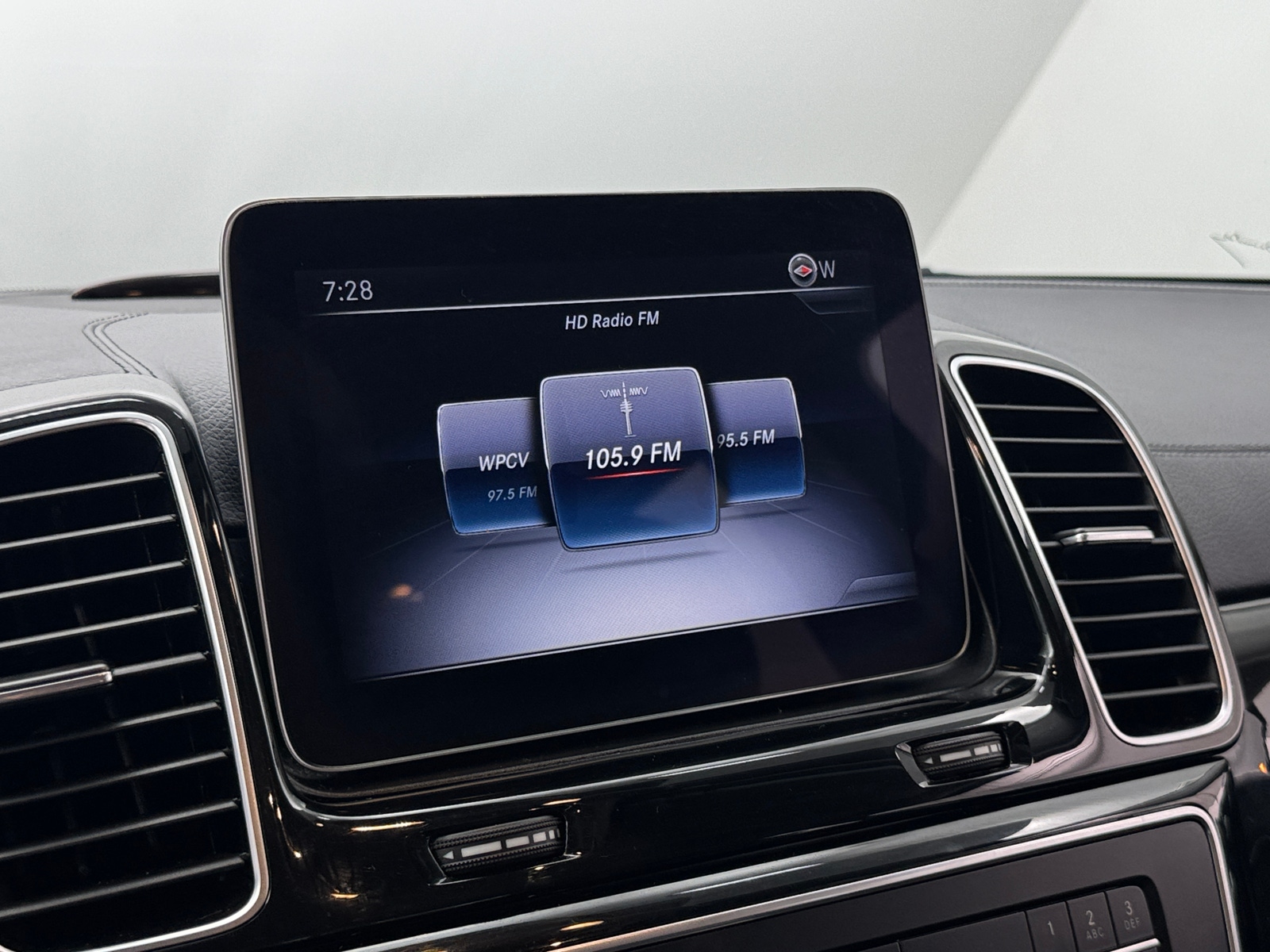 Thumbnail: 2018 Mercedes-Benz GLS - 3