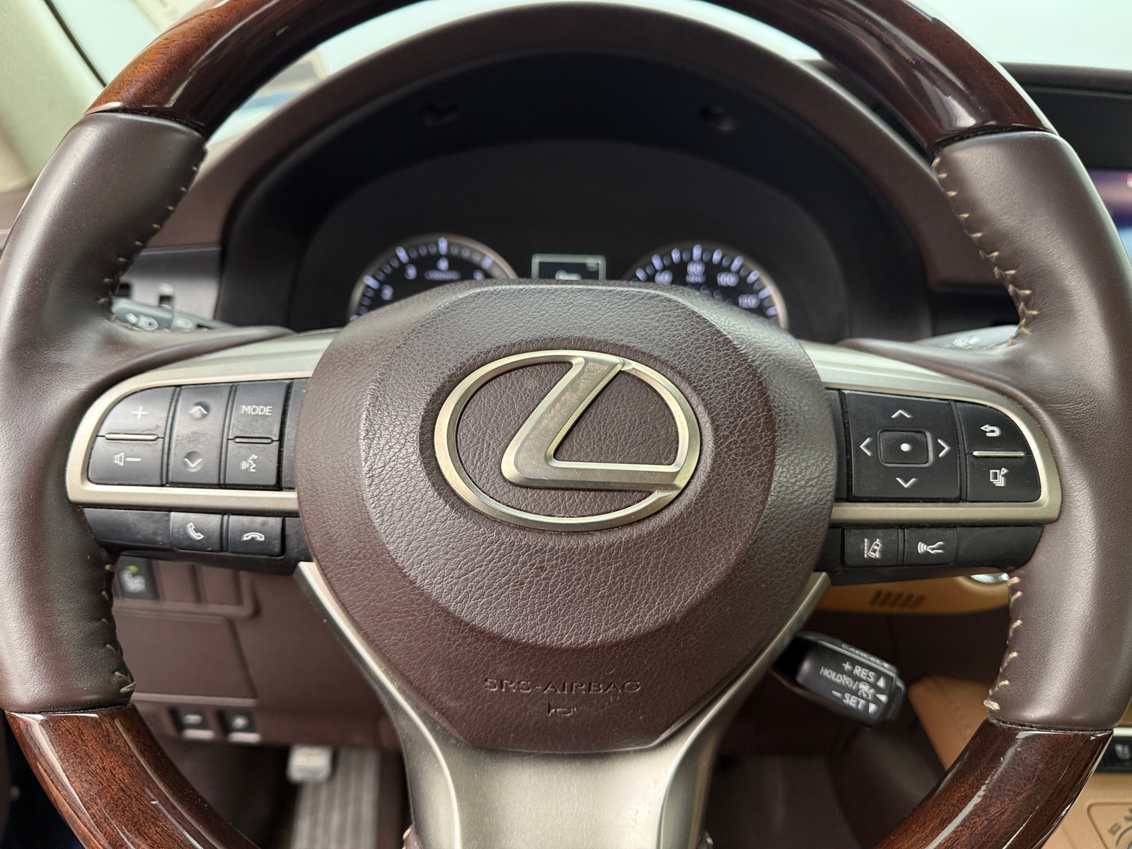 Thumbnail: 2017 Lexus ES - 4