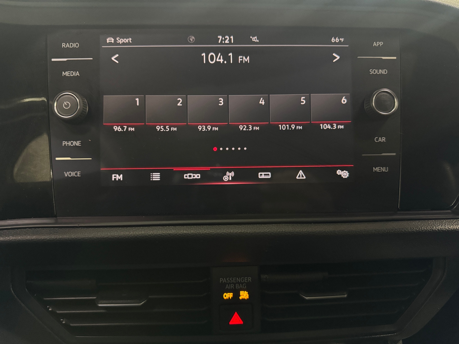 Thumbnail: 2021 Volkswagen Jetta - 3