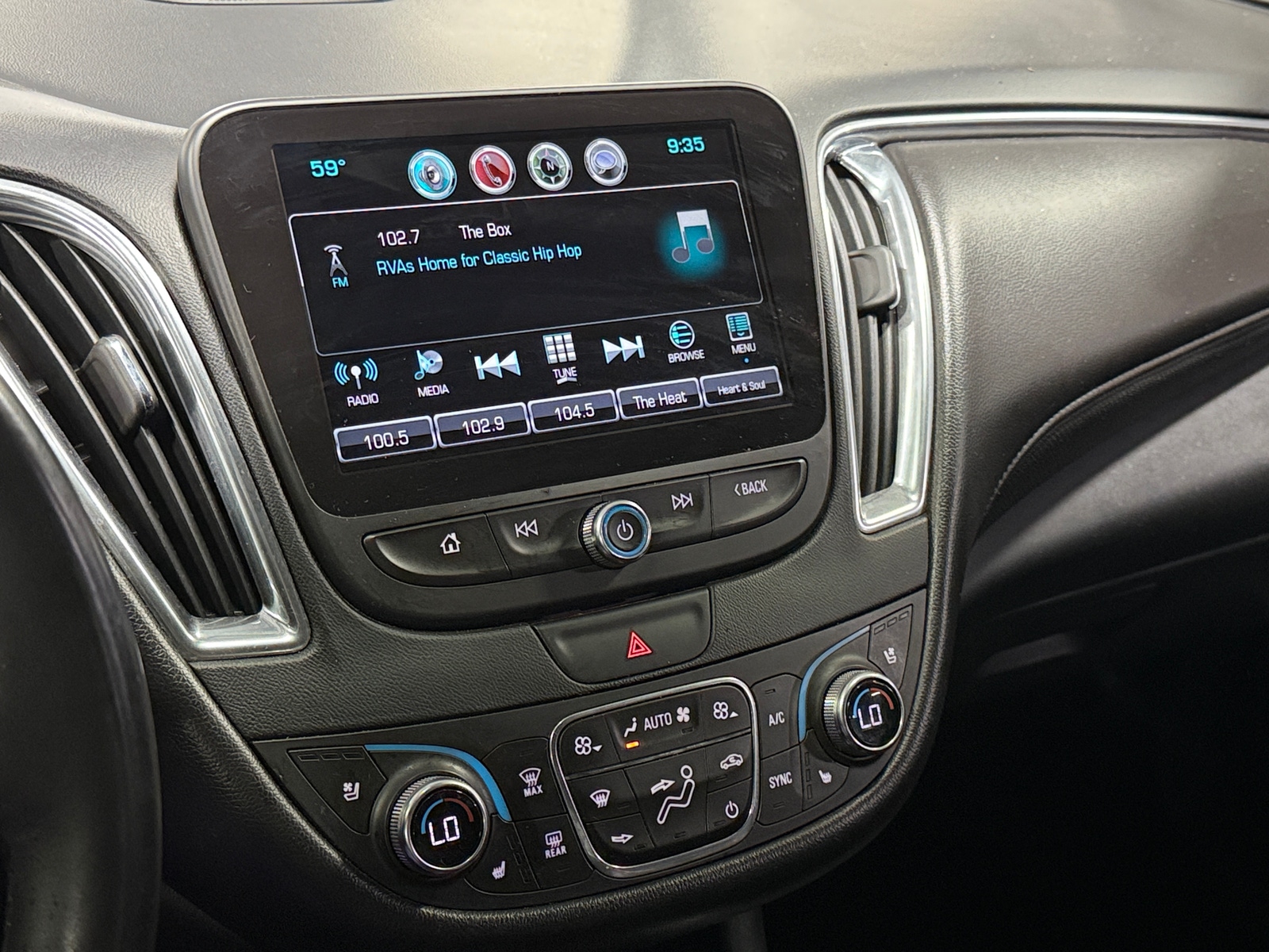 Thumbnail: 2016 Chevrolet Malibu - 3