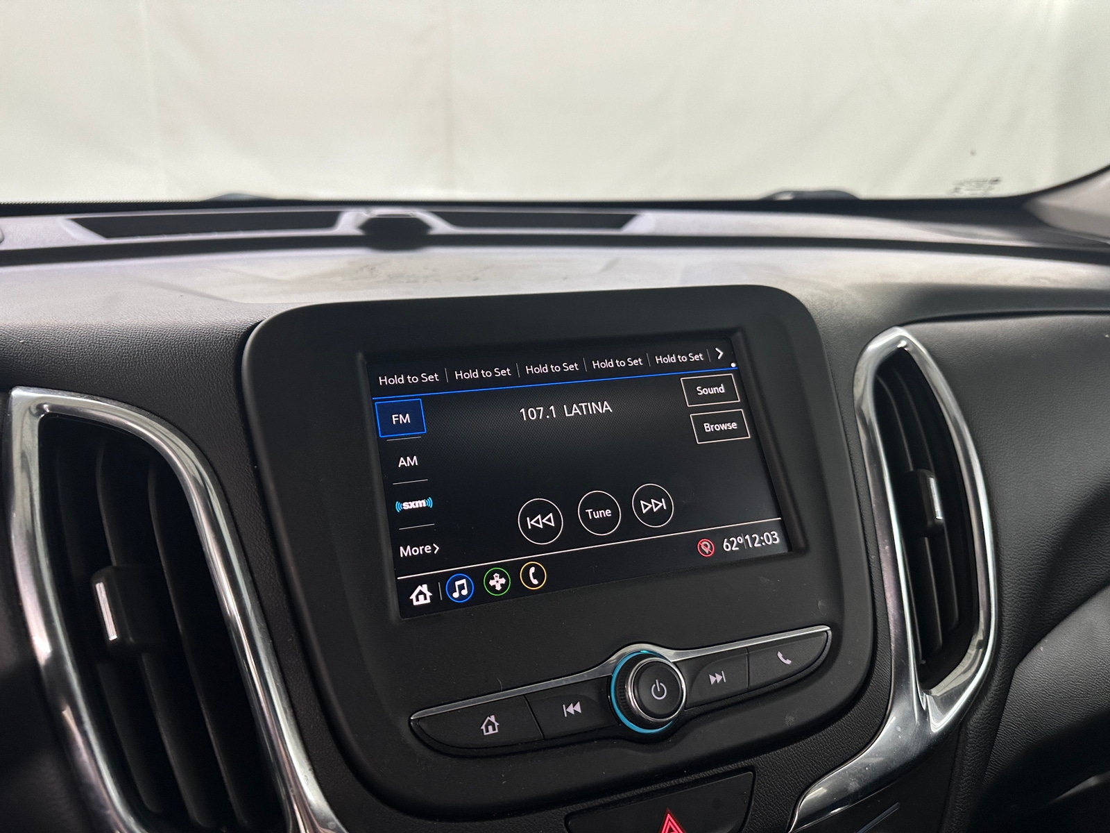 Thumbnail: 2021 Chevrolet Equinox - 4