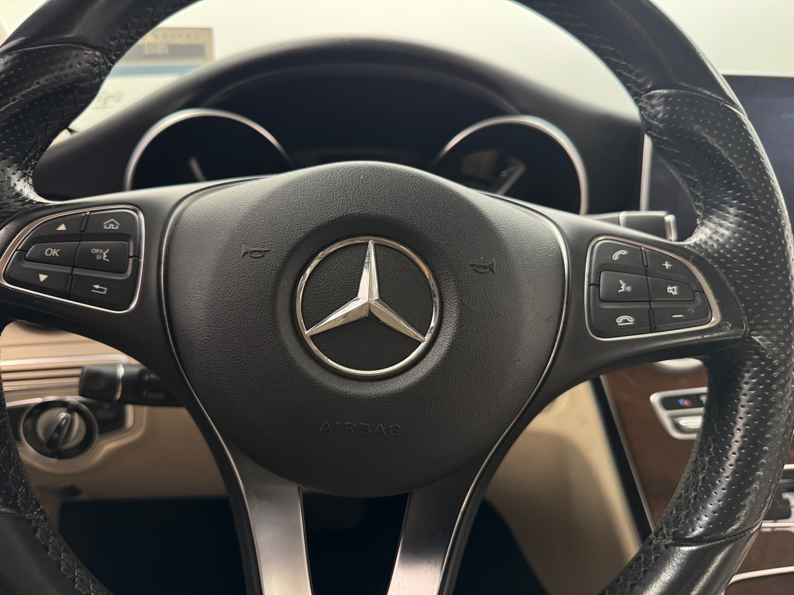 Thumbnail: 2016 Mercedes-Benz C-Class - 4
