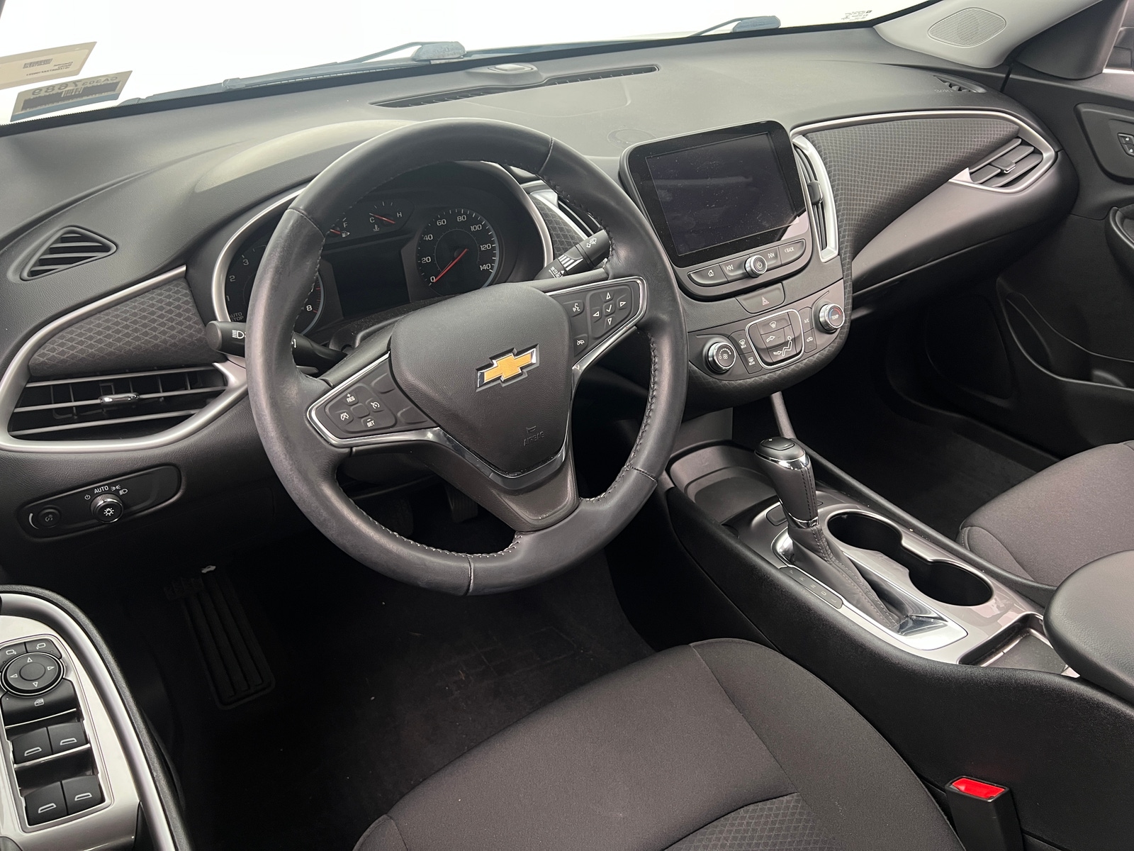 Thumbnail: 2019 Chevrolet Malibu - 3