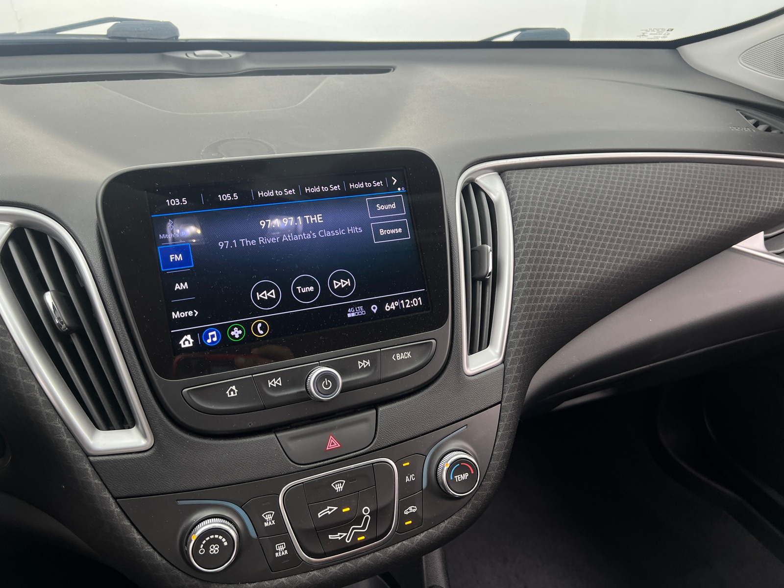 Thumbnail: 2019 Chevrolet Malibu - 4