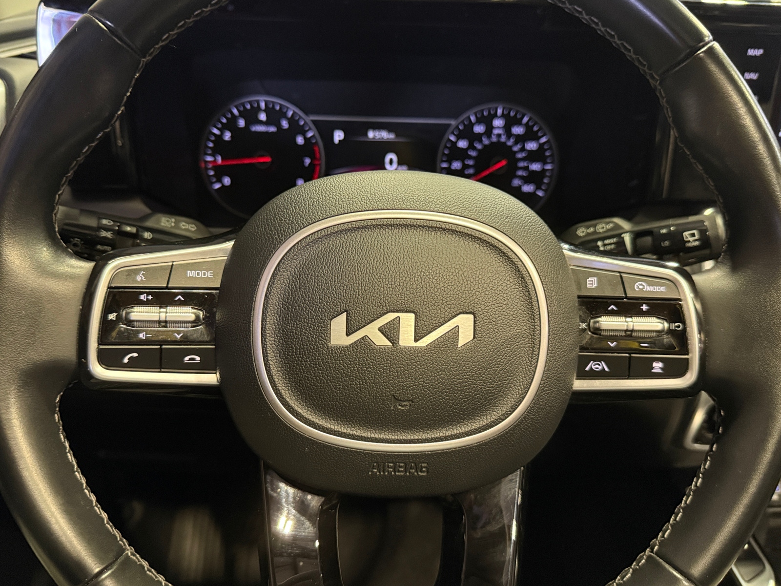 Thumbnail: 2022 Kia Sorento - 4