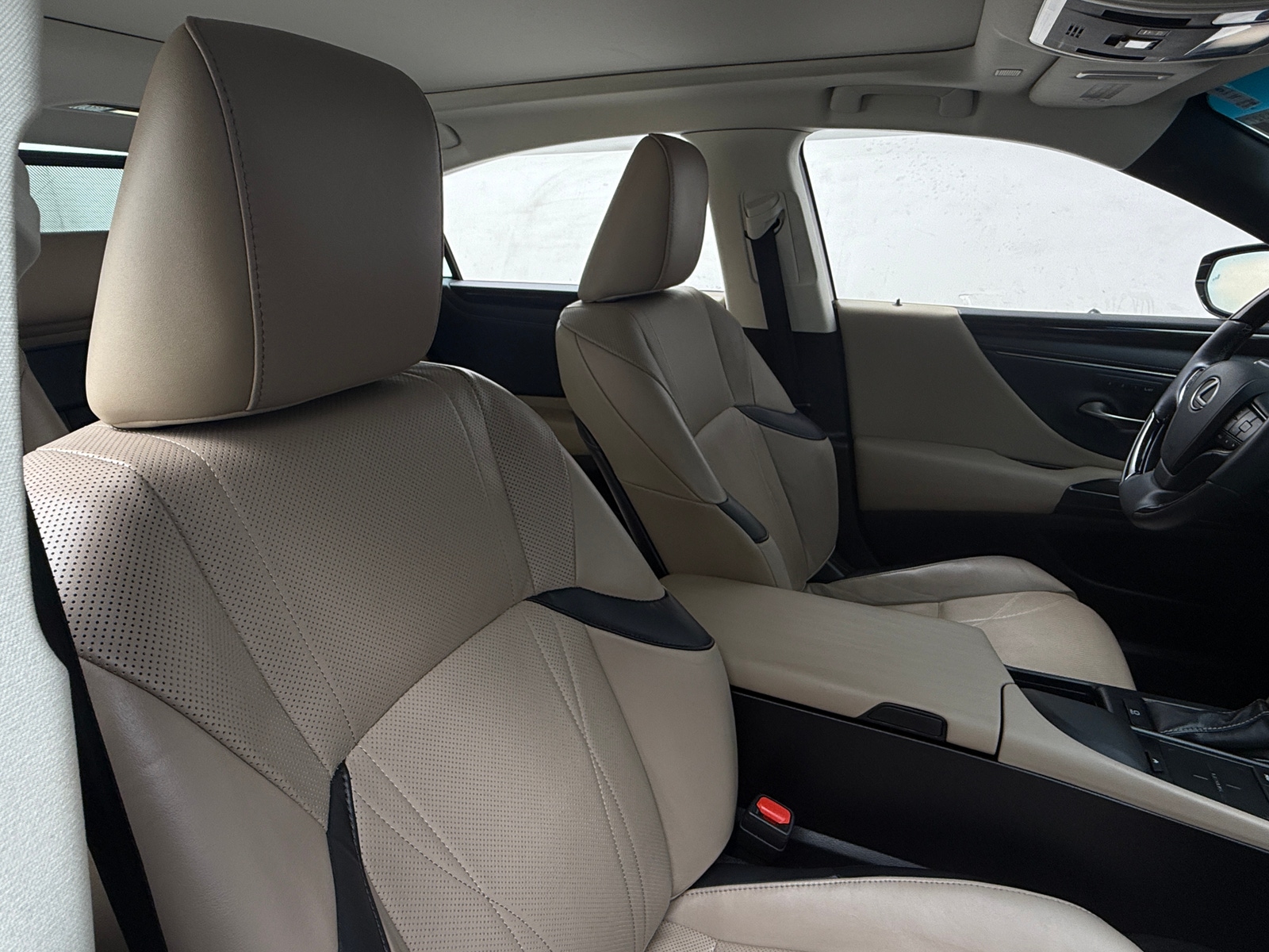 Thumbnail: 2019 Lexus ES - 2