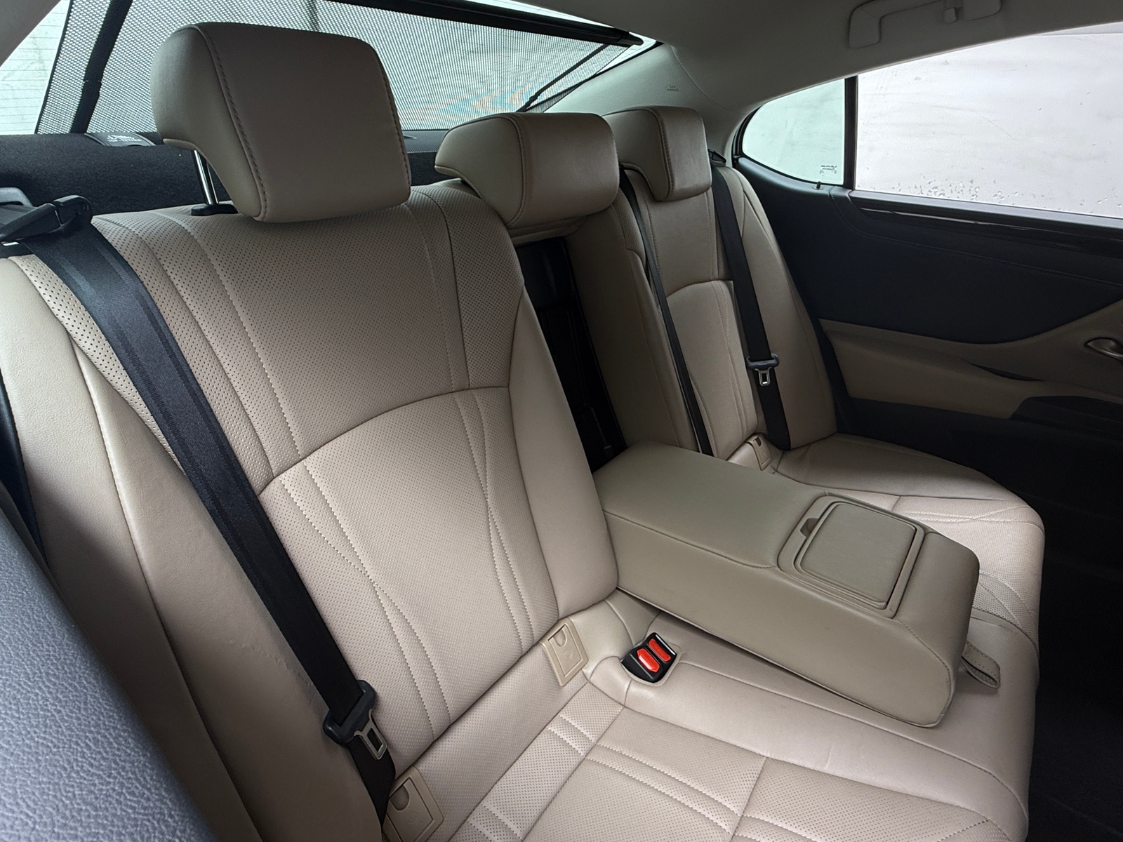 Thumbnail: 2019 Lexus ES - 6