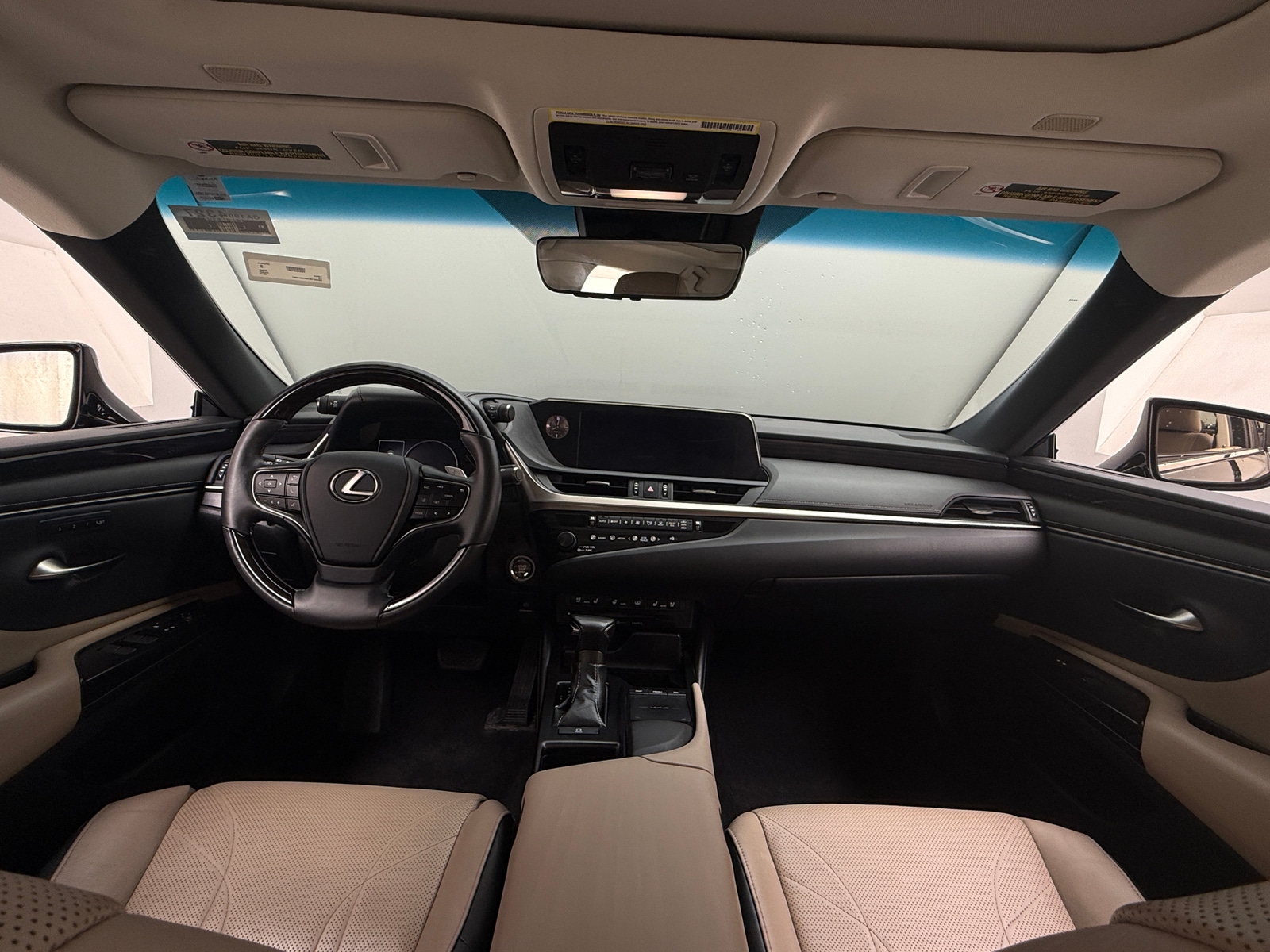 Thumbnail: 2019 Lexus ES - 3