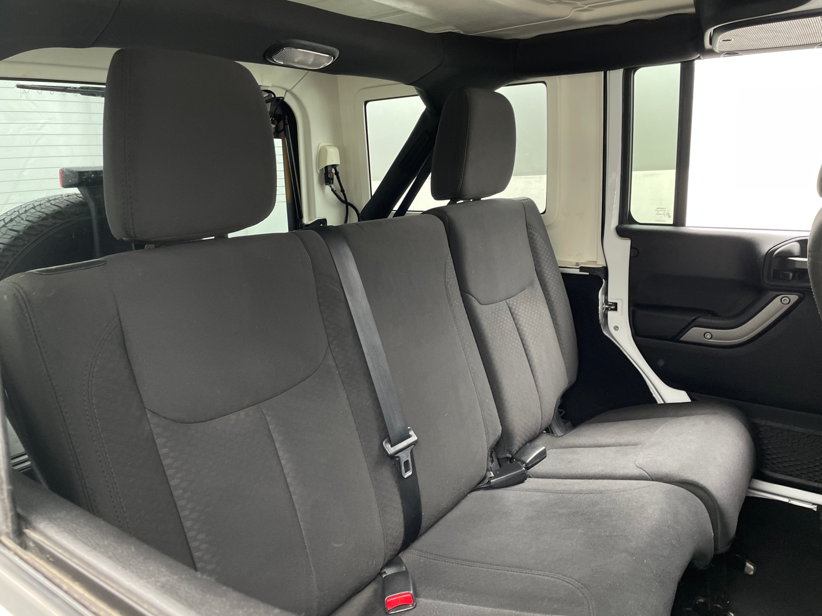 Thumbnail: 2015 Jeep Wrangler - 6