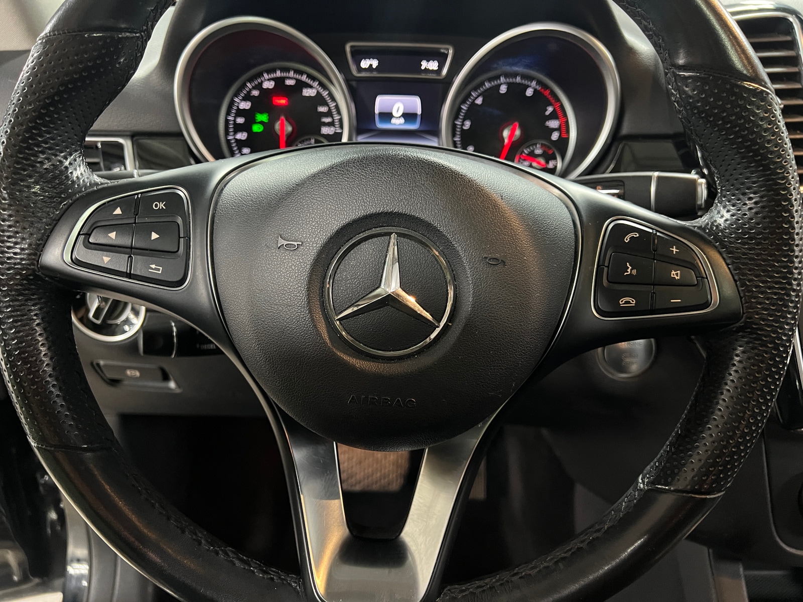 Thumbnail: 2016 Mercedes-Benz GLE - 4