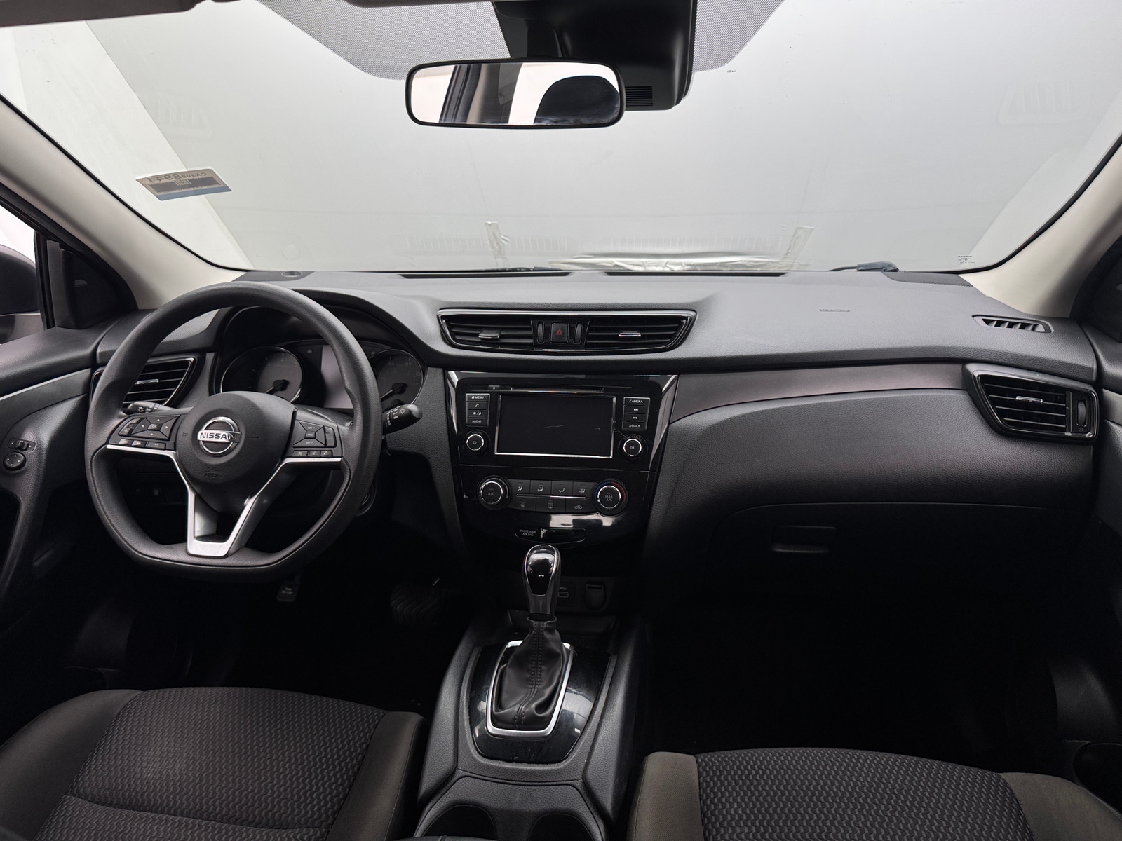 Thumbnail: 2022 Nissan Rogue Sport - 3