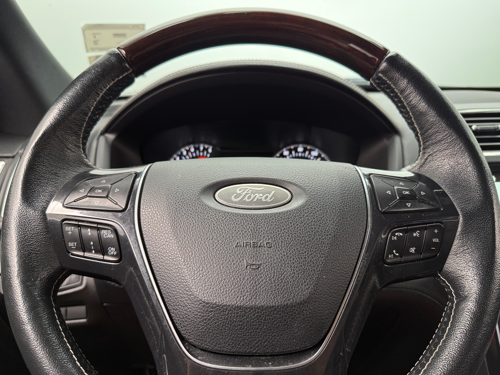 Thumbnail: 2018 Ford Explorer - 4
