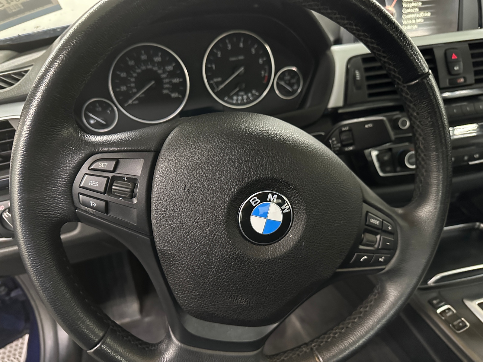 Thumbnail: 2017 BMW 3 Series - 4
