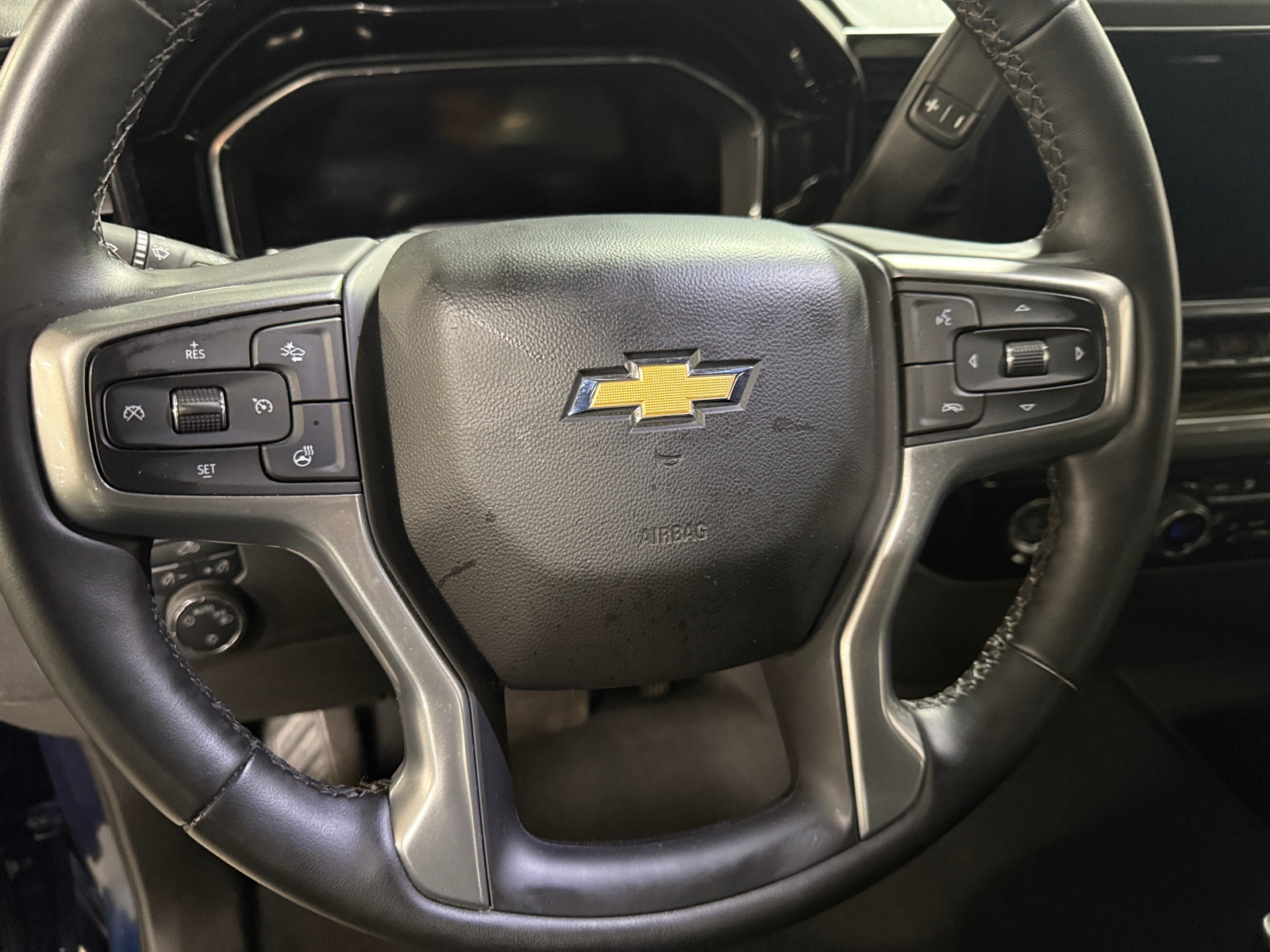 Thumbnail: 2023 Chevrolet Silverado 1500 - 5