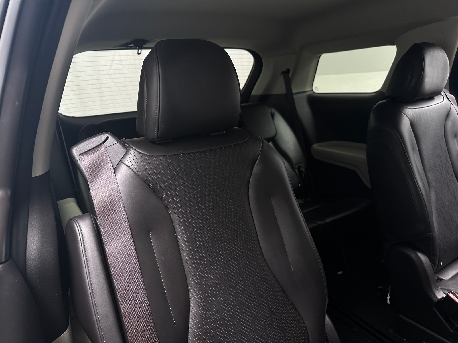 Thumbnail: 2022 Kia Carnival - 6