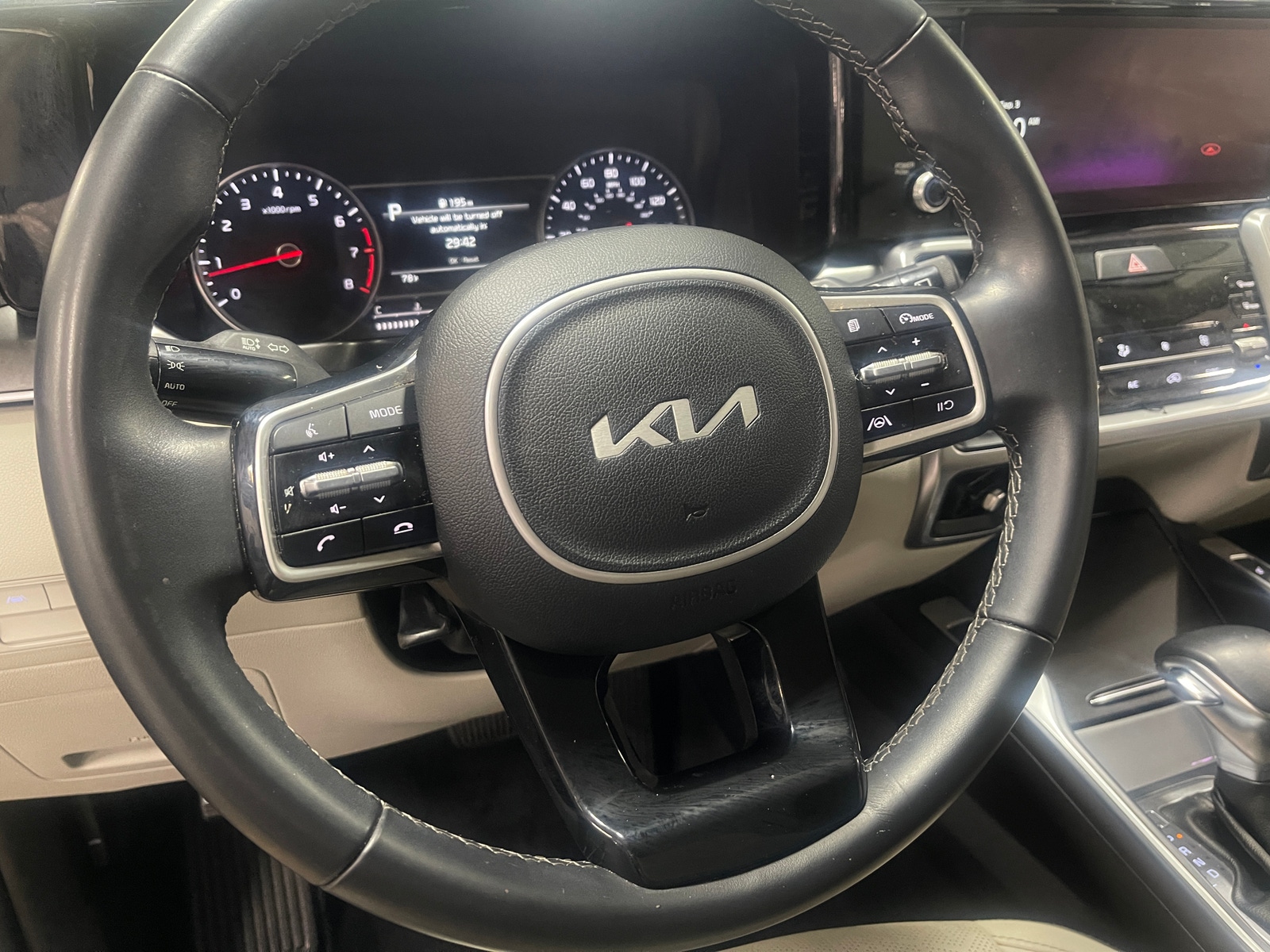Thumbnail: 2022 Kia Sorento - 4