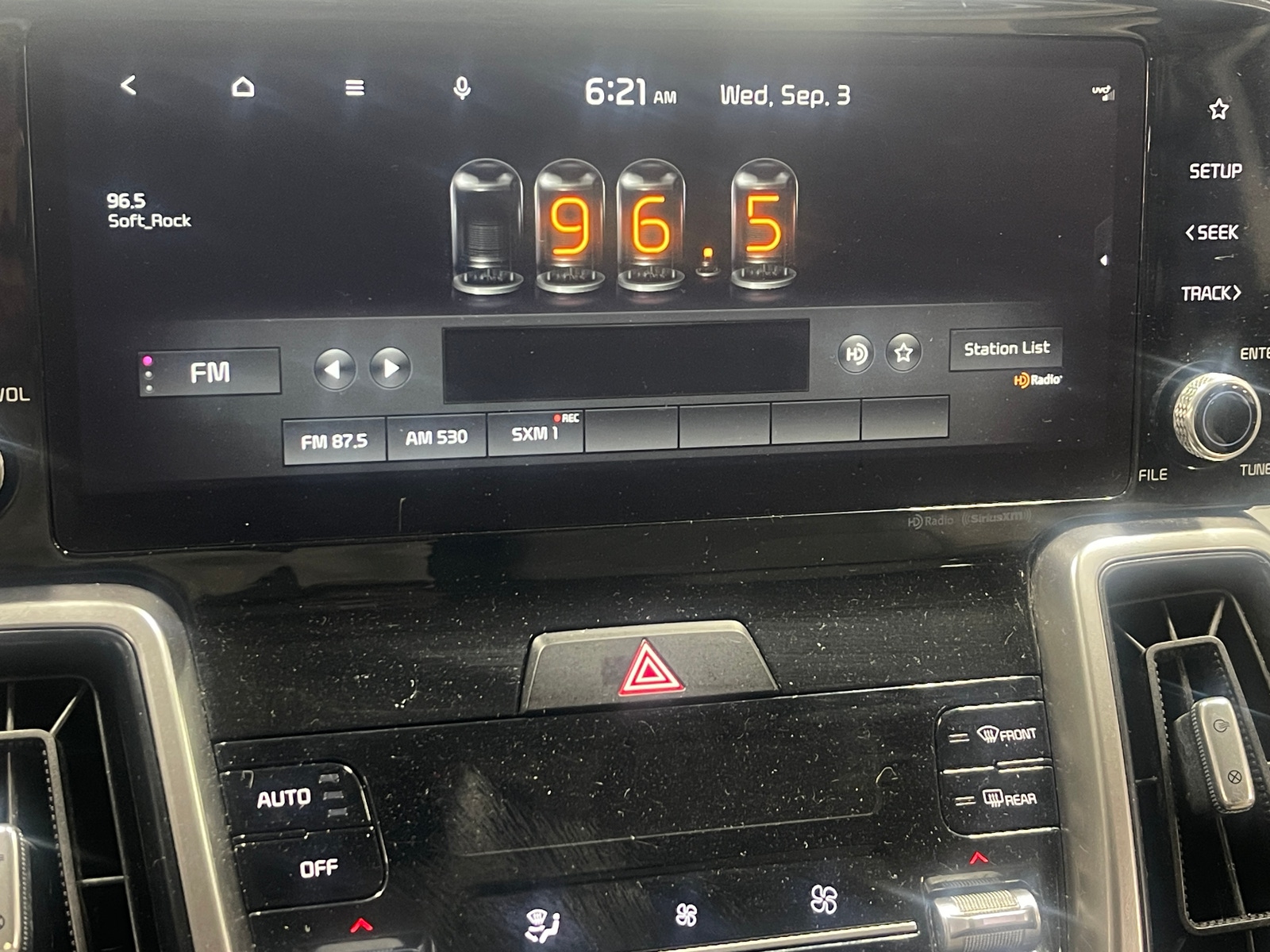Thumbnail: 2022 Kia Sorento - 3