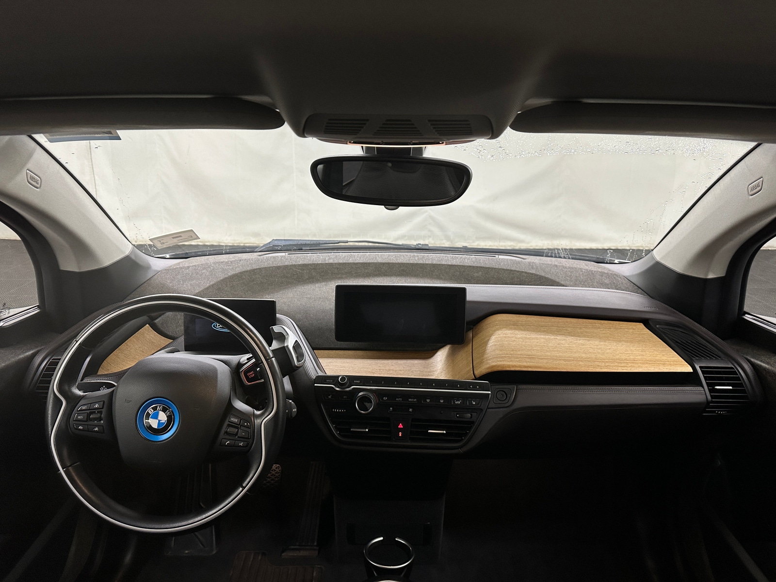 Thumbnail: 2015 BMW i3 - 2