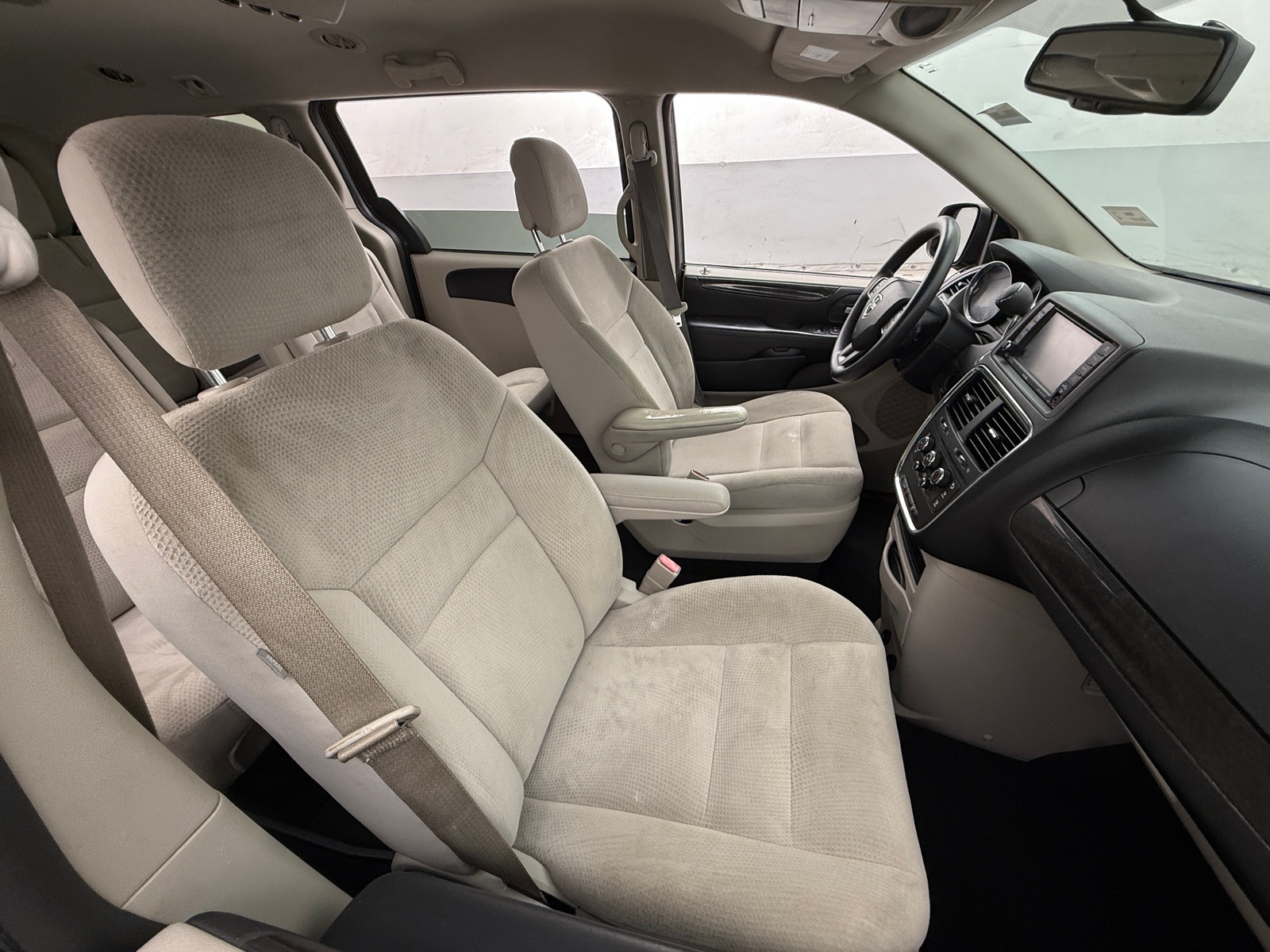 Thumbnail: 2018 Dodge Grand Caravan - 2