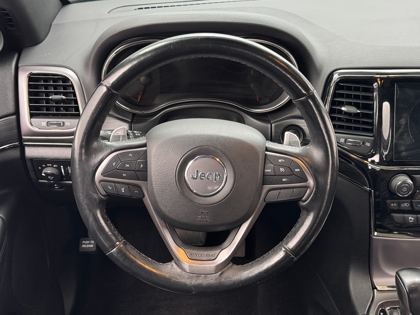 Thumbnail: 2020 Jeep Grand Cherokee - 4