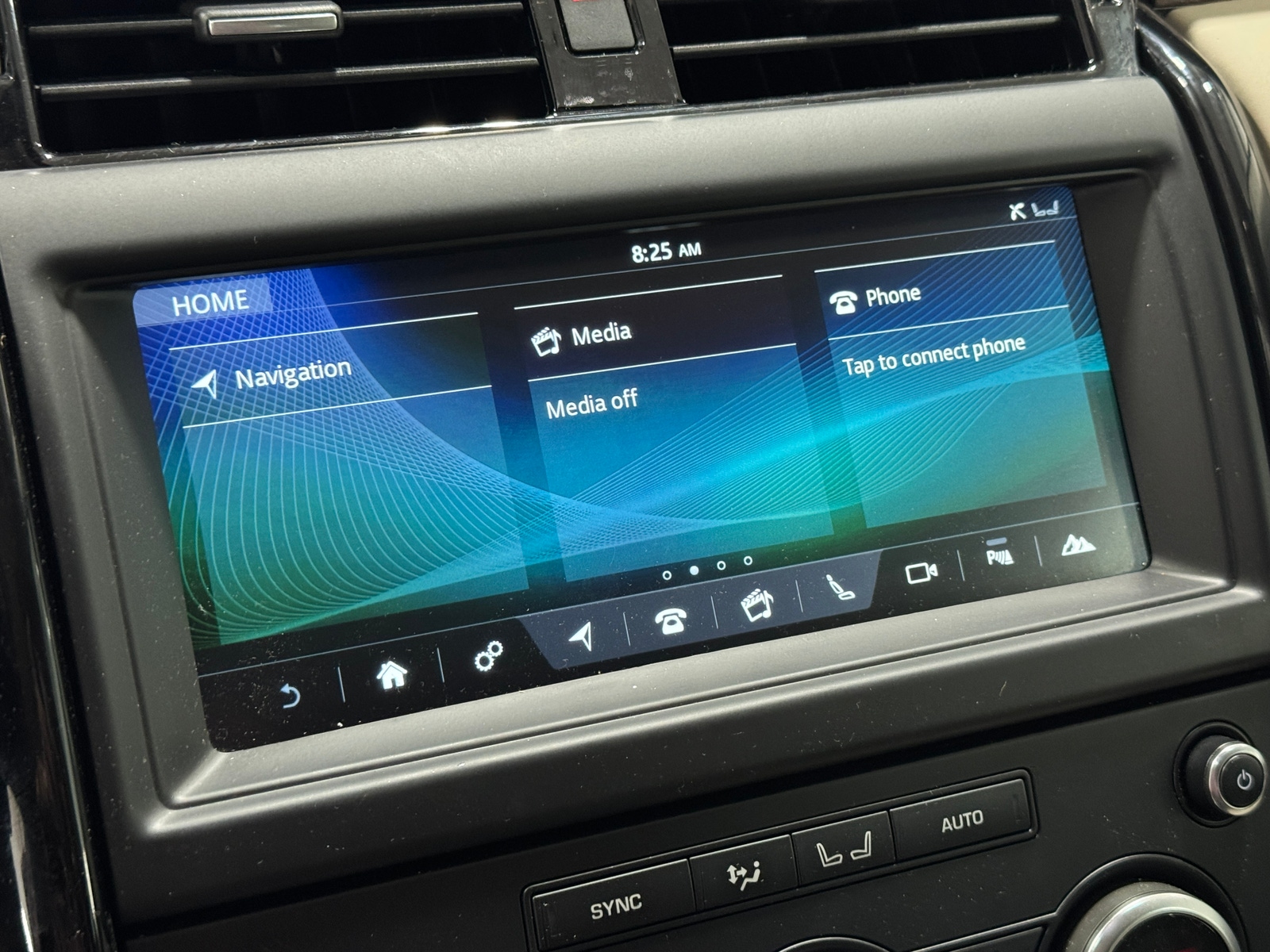 Thumbnail: 2018 Land Rover Discovery - 3