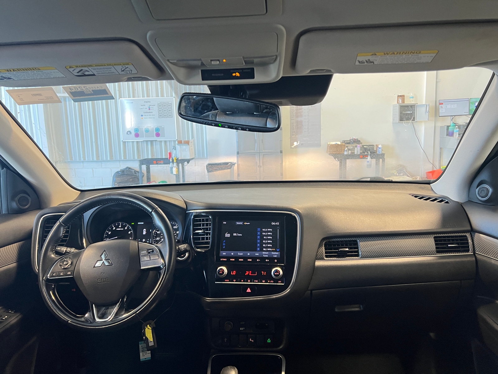 Thumbnail: 2020 Mitsubishi Outlander - 2