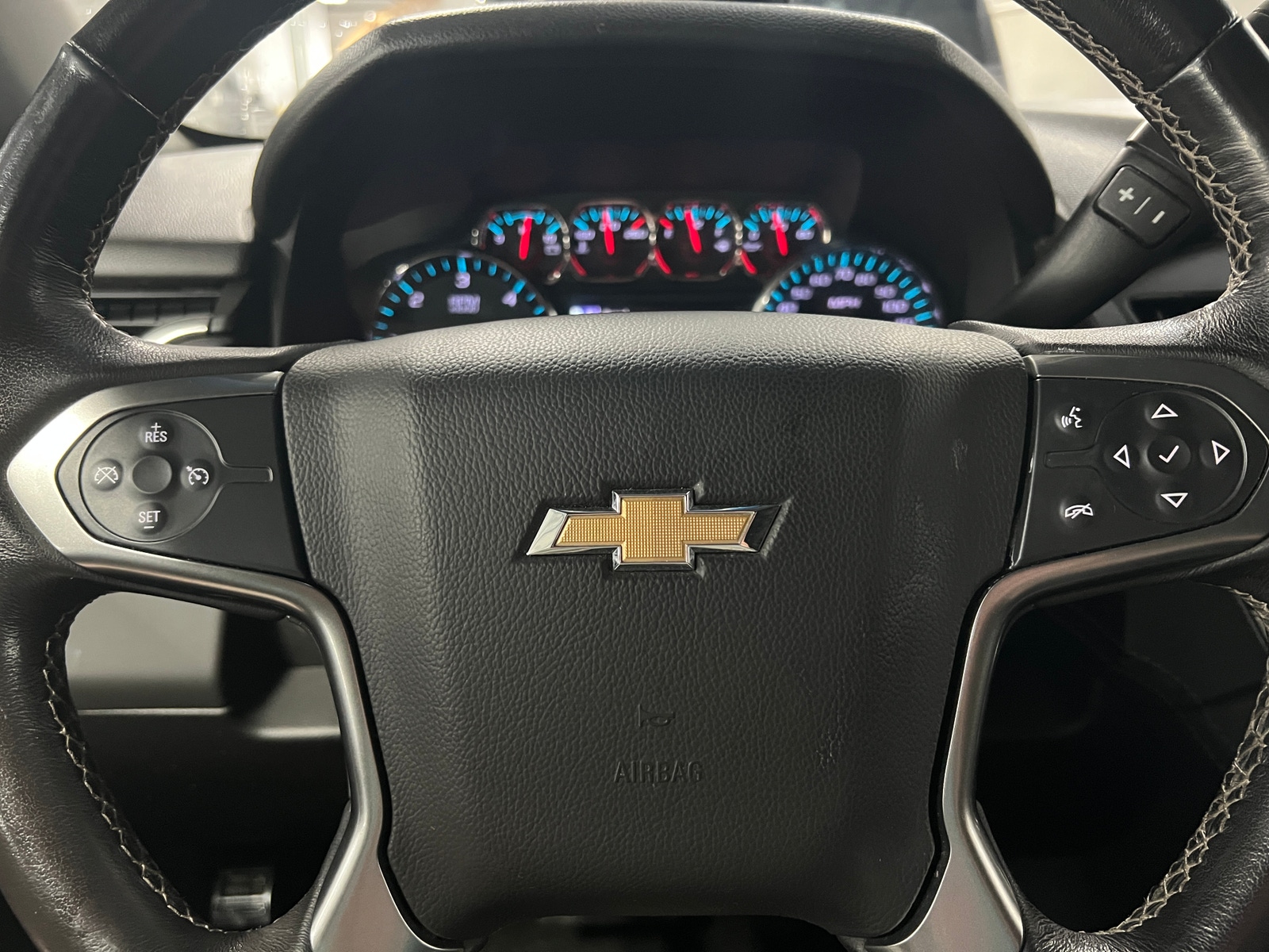 Thumbnail: 2018 Chevrolet Tahoe - 5