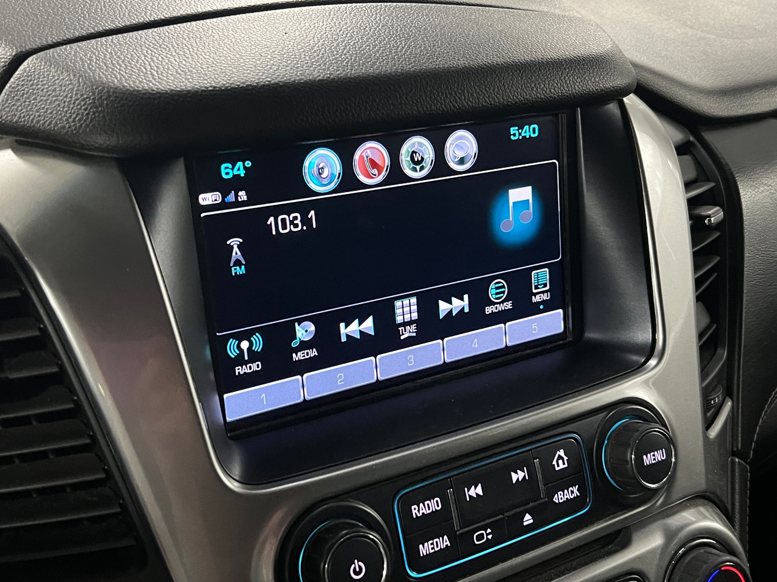 Thumbnail: 2018 Chevrolet Tahoe - 4