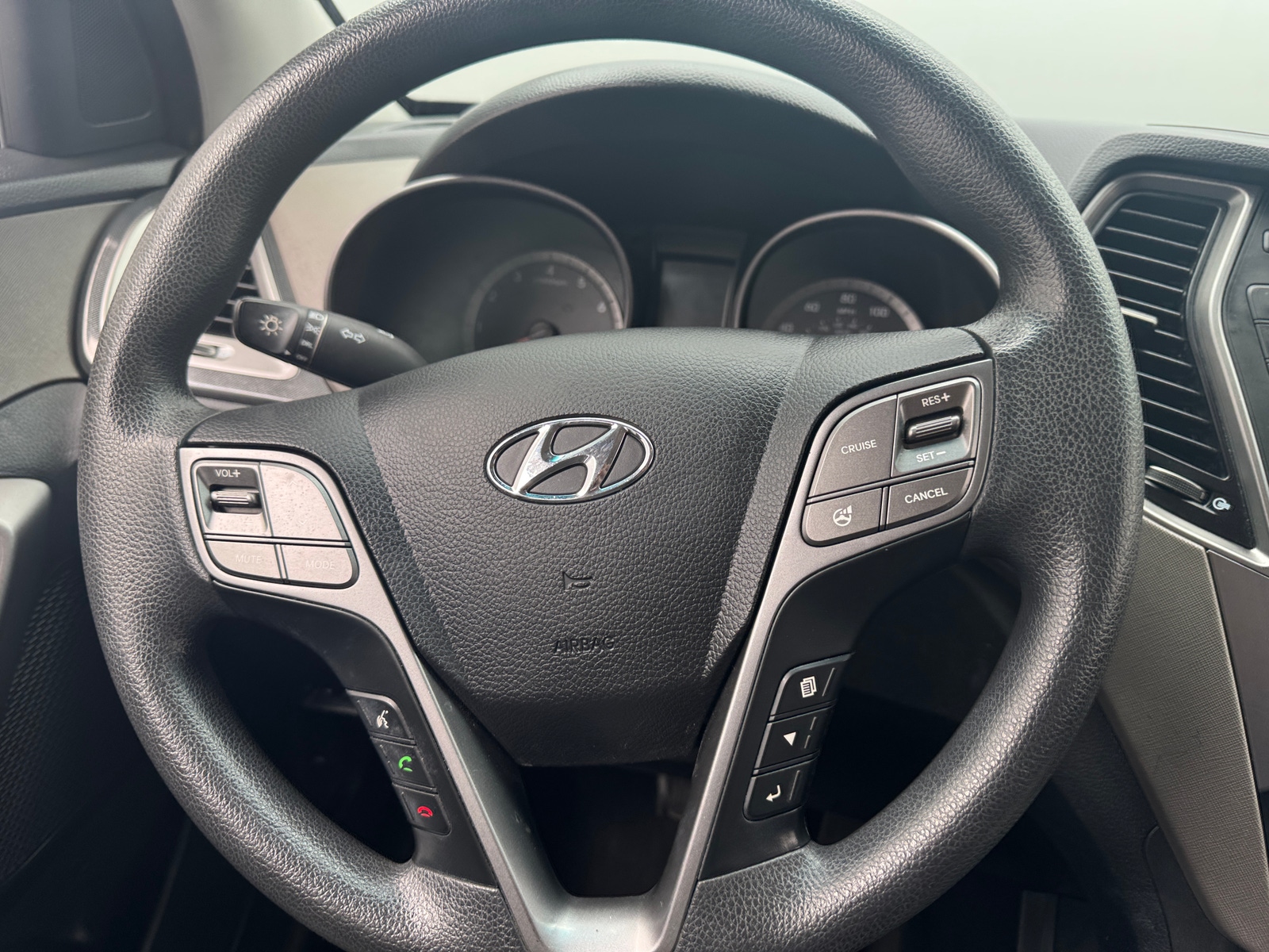 Thumbnail: 2016 Hyundai Santa Fe - 5