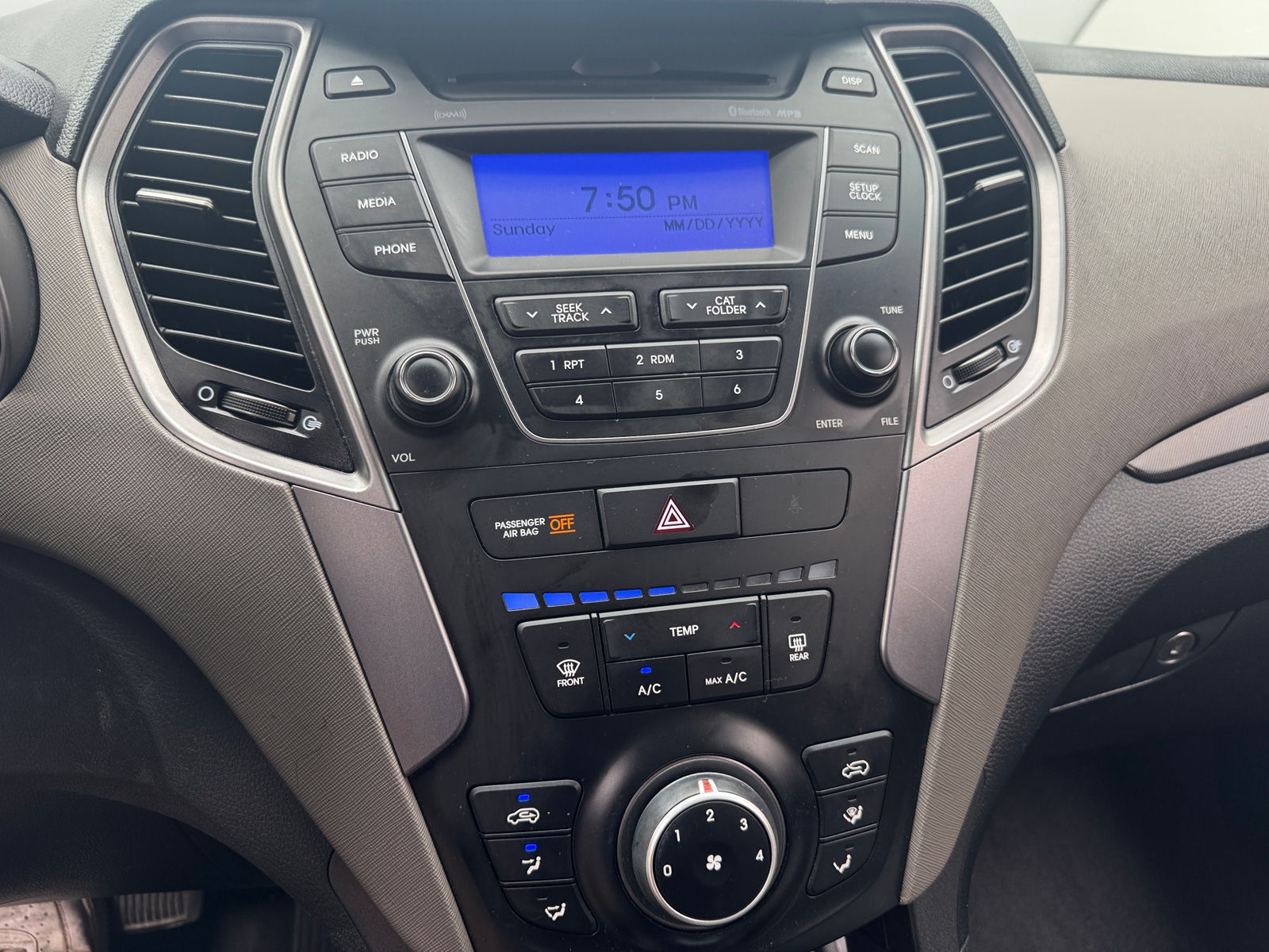 Thumbnail: 2016 Hyundai Santa Fe - 4
