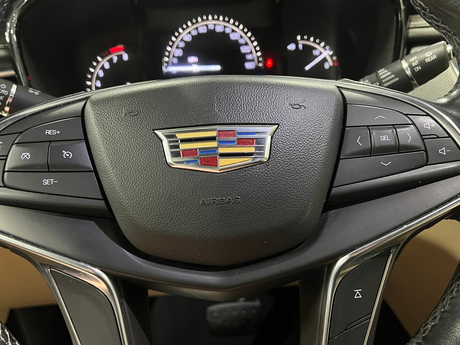 Thumbnail: 2019 Cadillac XT5 - 4