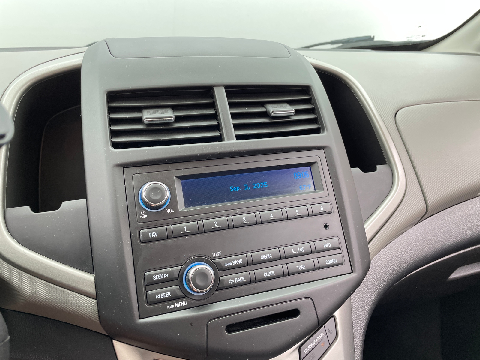 Thumbnail: 2015 Chevrolet Sonic - 4