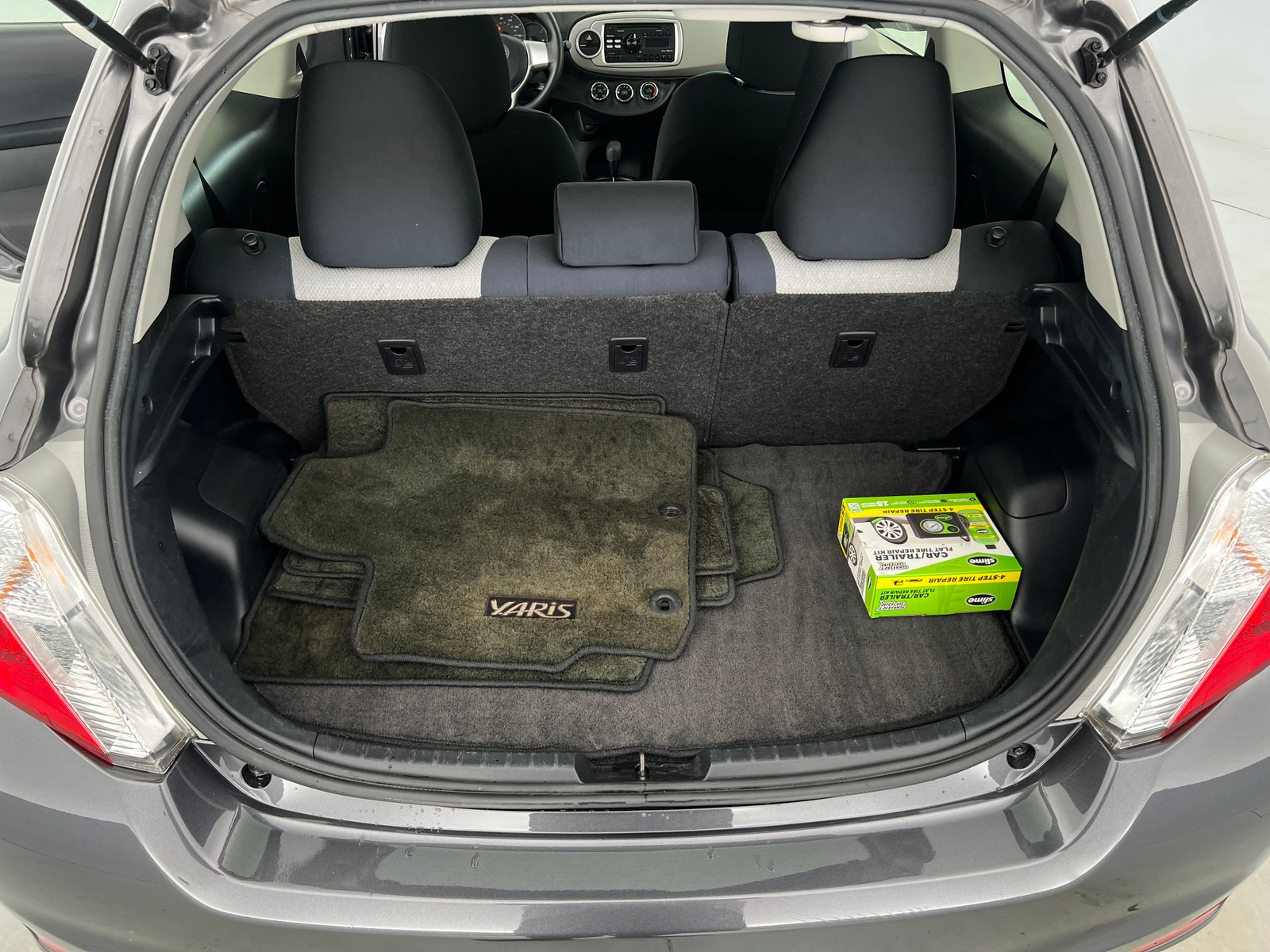 Thumbnail: 2013 Toyota Yaris - 7