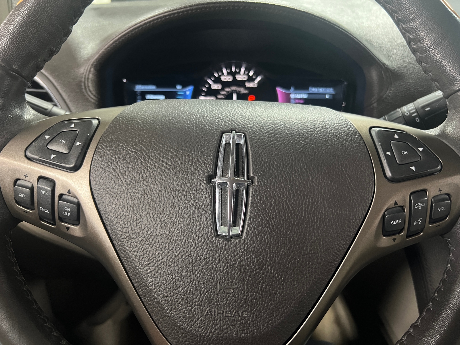 Thumbnail: 2011 Lincoln MKX - 4