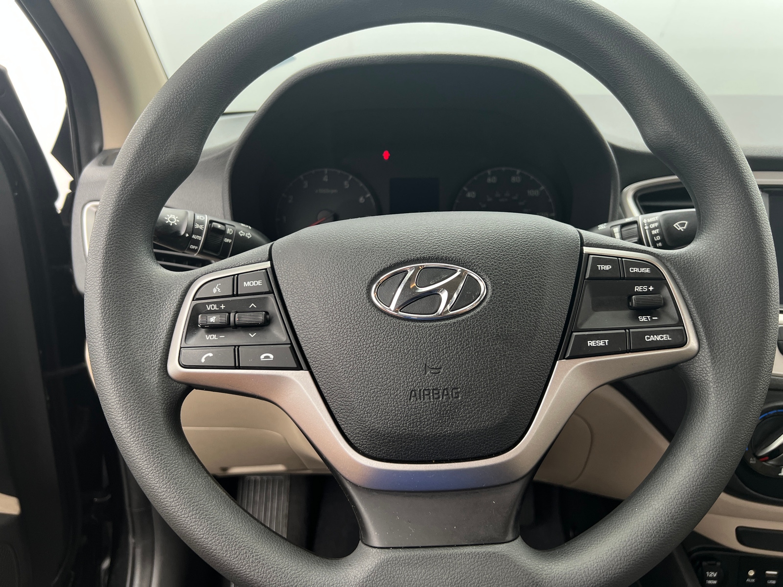 Thumbnail: 2019 Hyundai Accent - 5