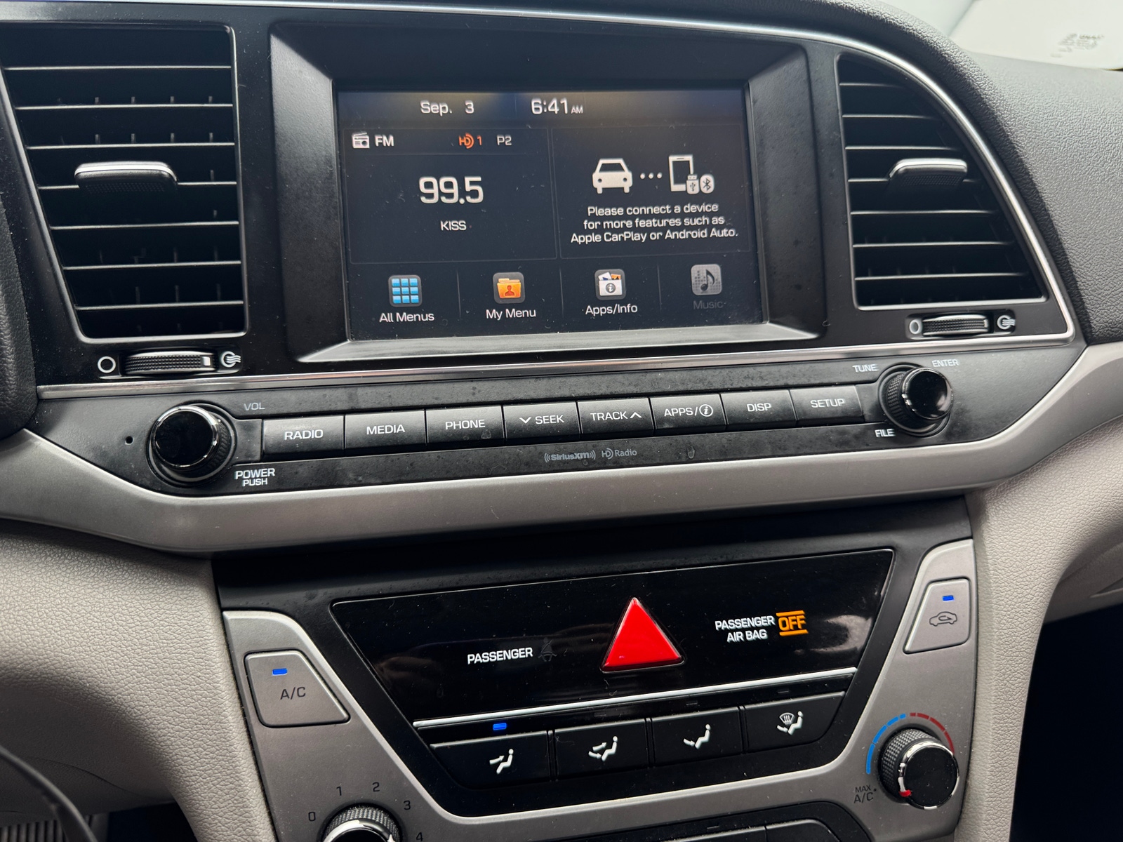 Thumbnail: 2017 Hyundai Elantra - 4