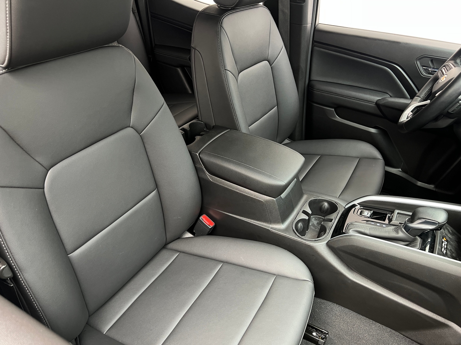 Thumbnail: 2023 Chevrolet Colorado - 2