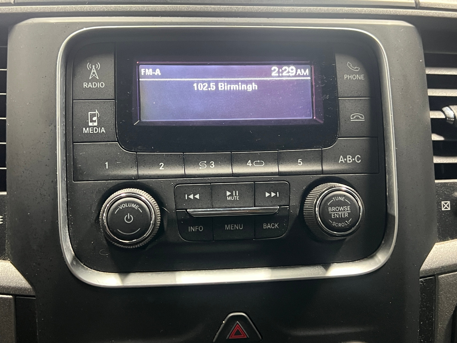 Thumbnail: 2020 RAM 1500 Classic - 4