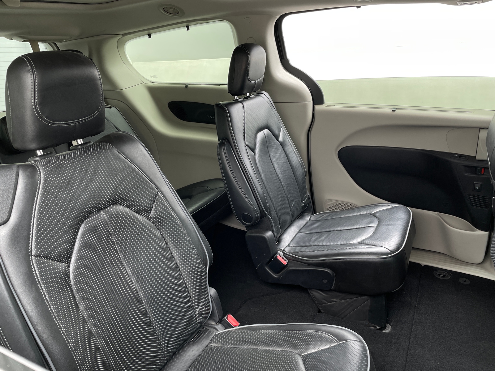 Thumbnail: 2019 Chrysler Pacifica - 5