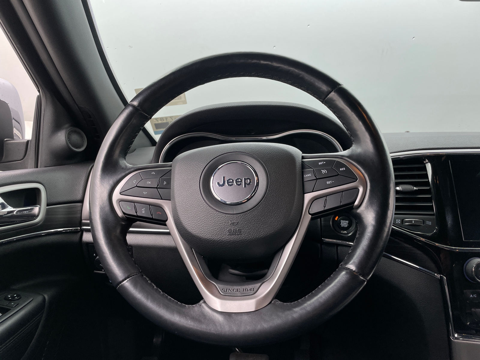 Thumbnail: 2021 Jeep Grand Cherokee - 4