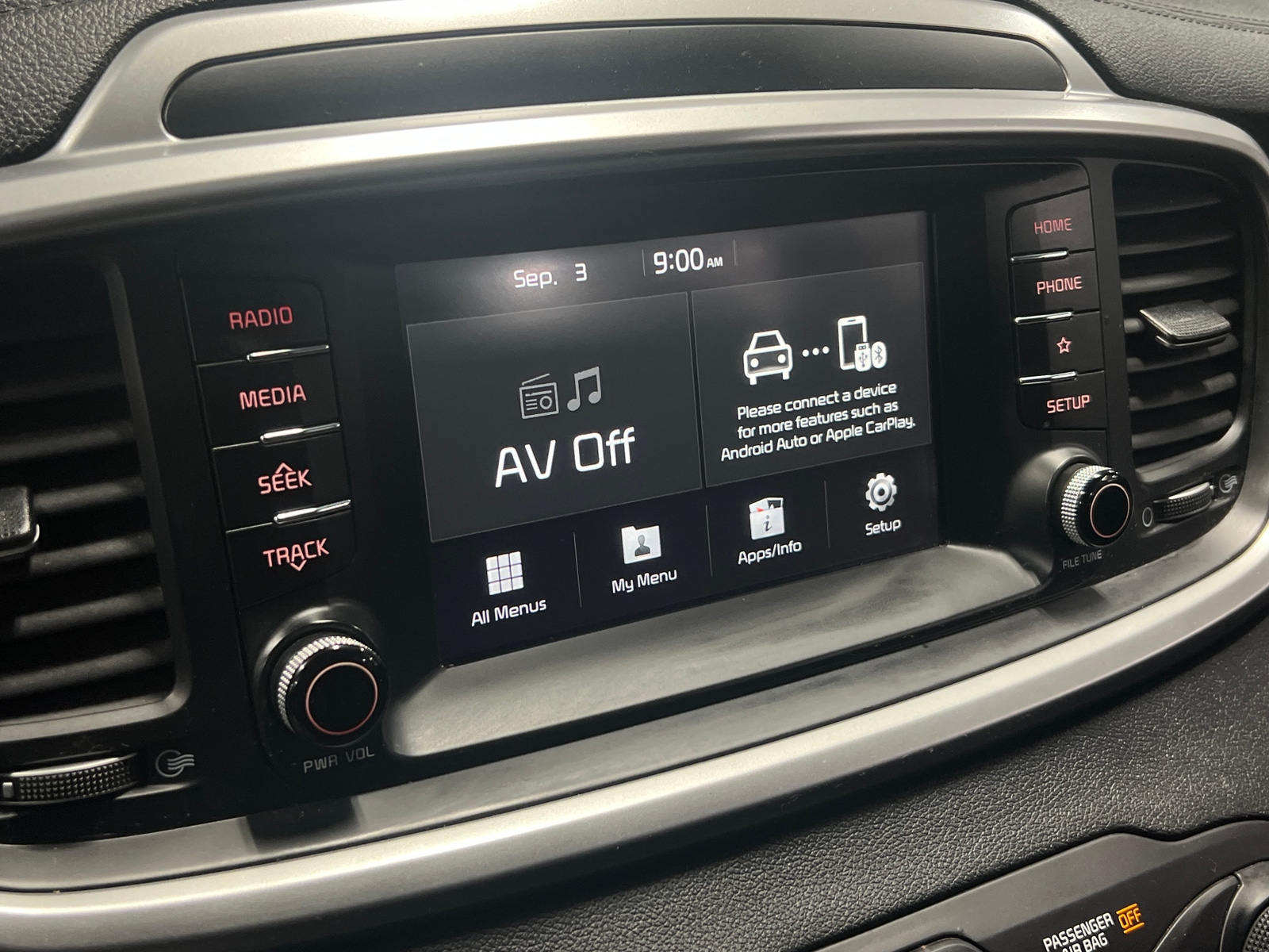 Thumbnail: 2020 Kia Sorento - 4