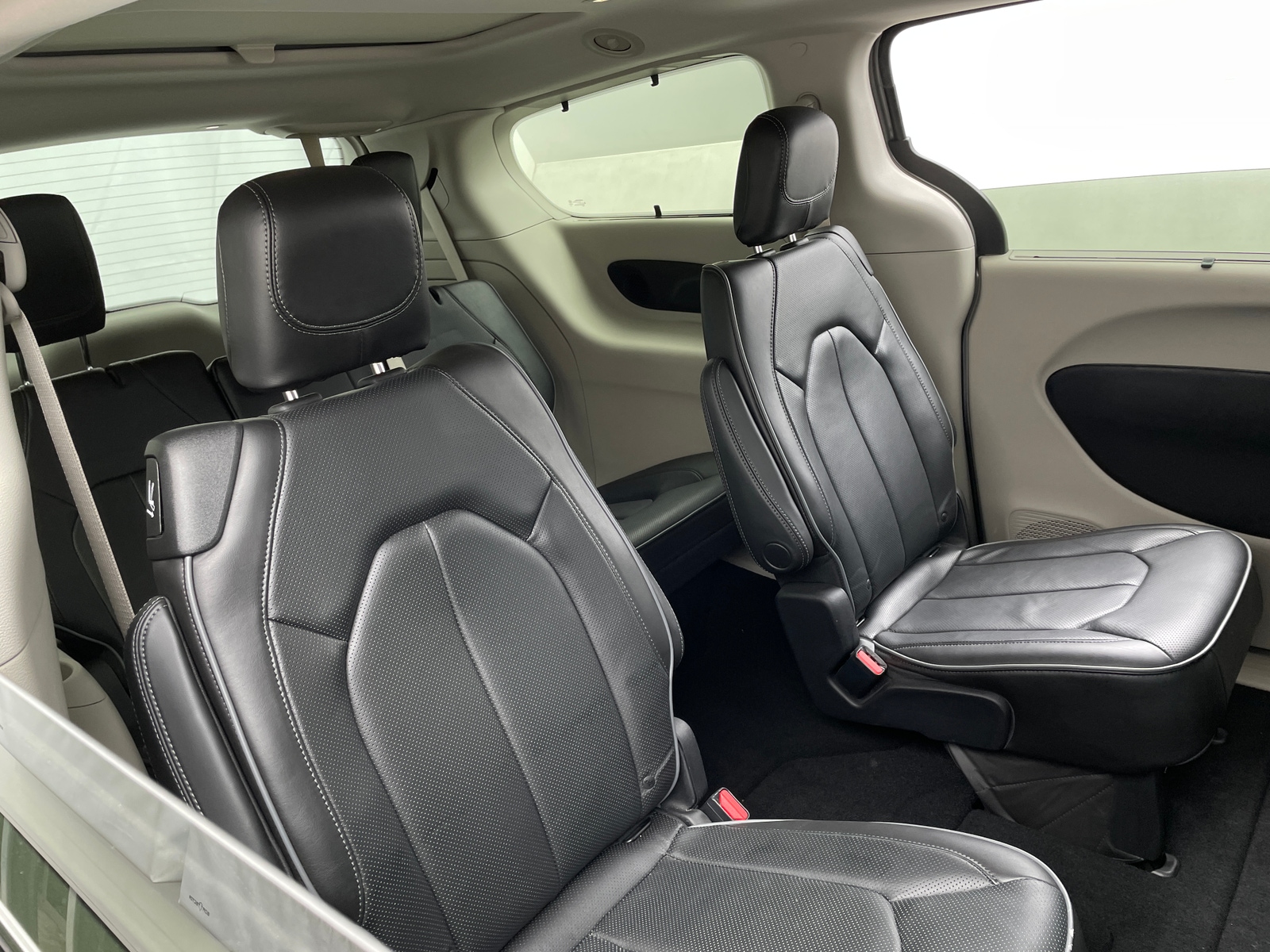 Thumbnail: 2019 Chrysler Pacifica - 5