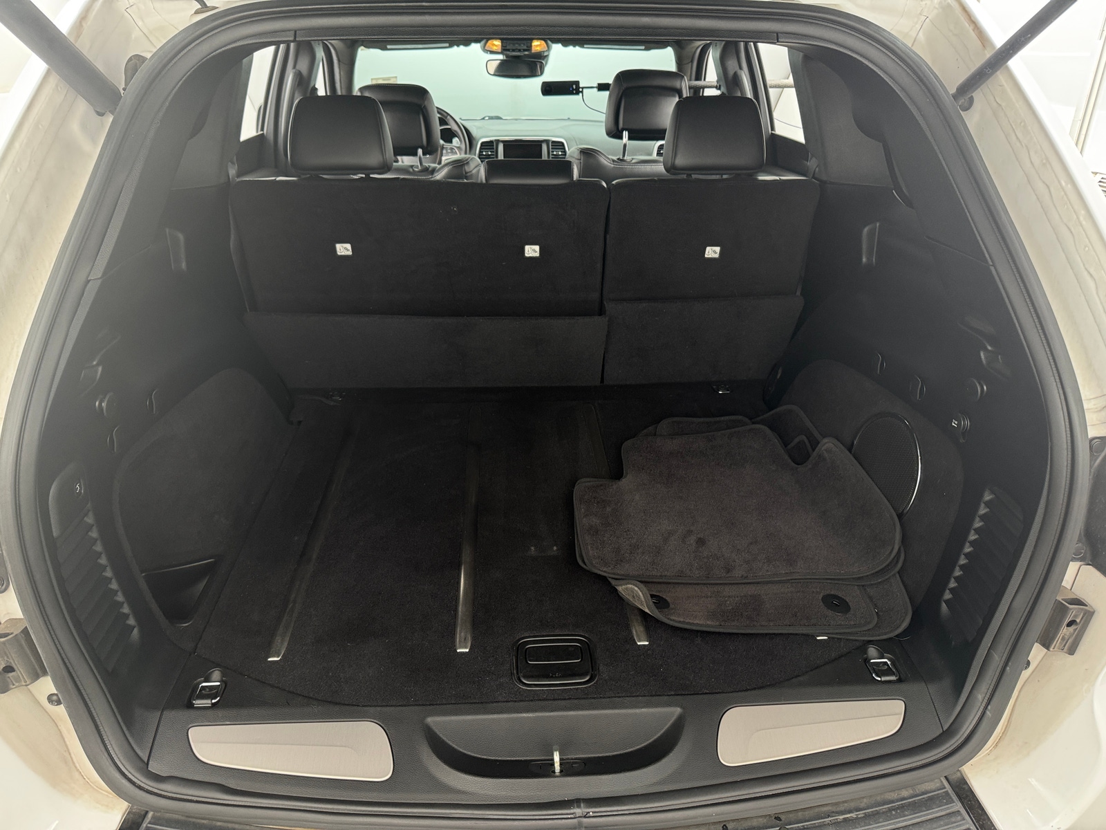 Thumbnail: 2017 Jeep Grand Cherokee - 6
