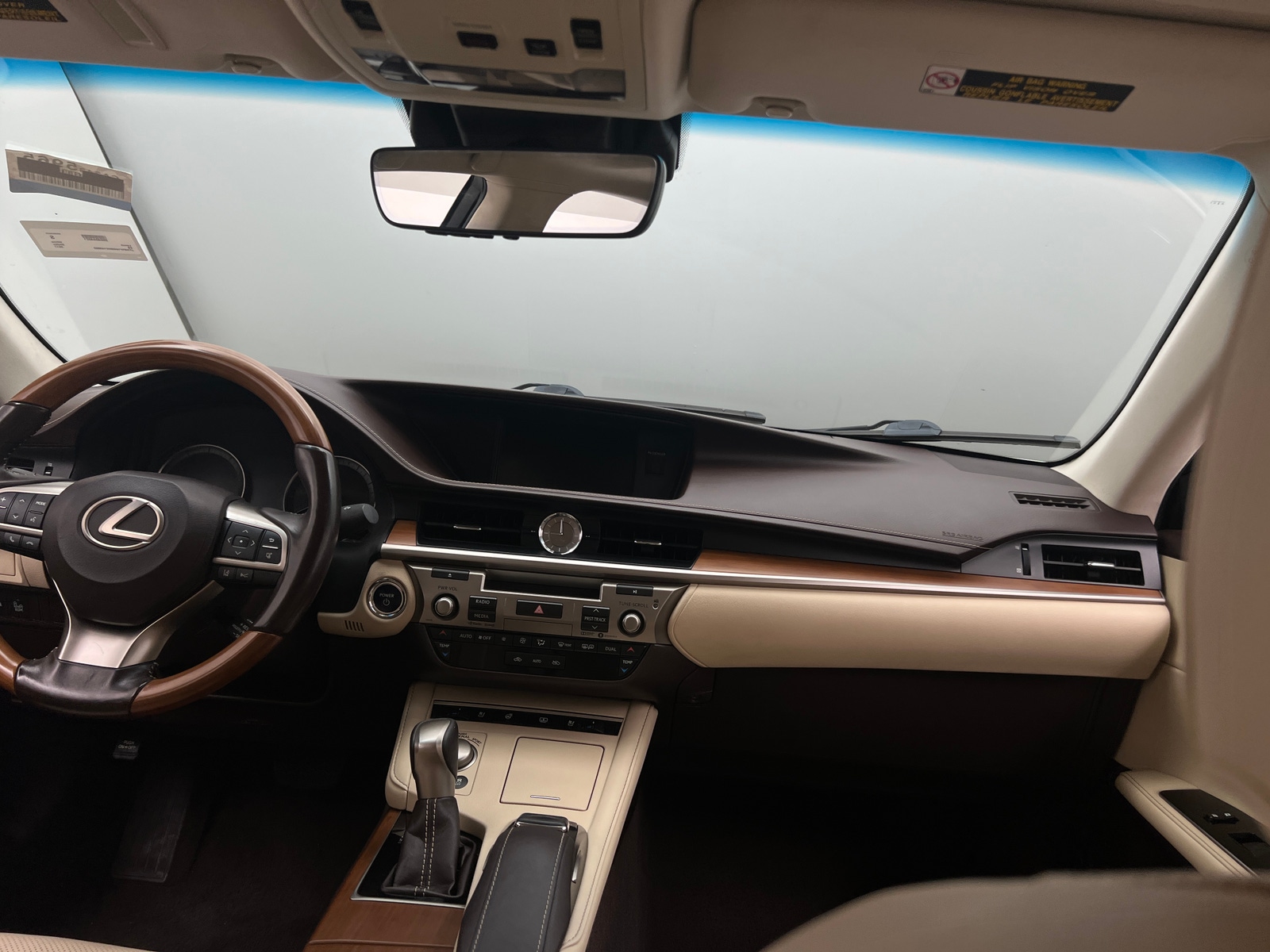 Thumbnail: 2017 Lexus ES - 2