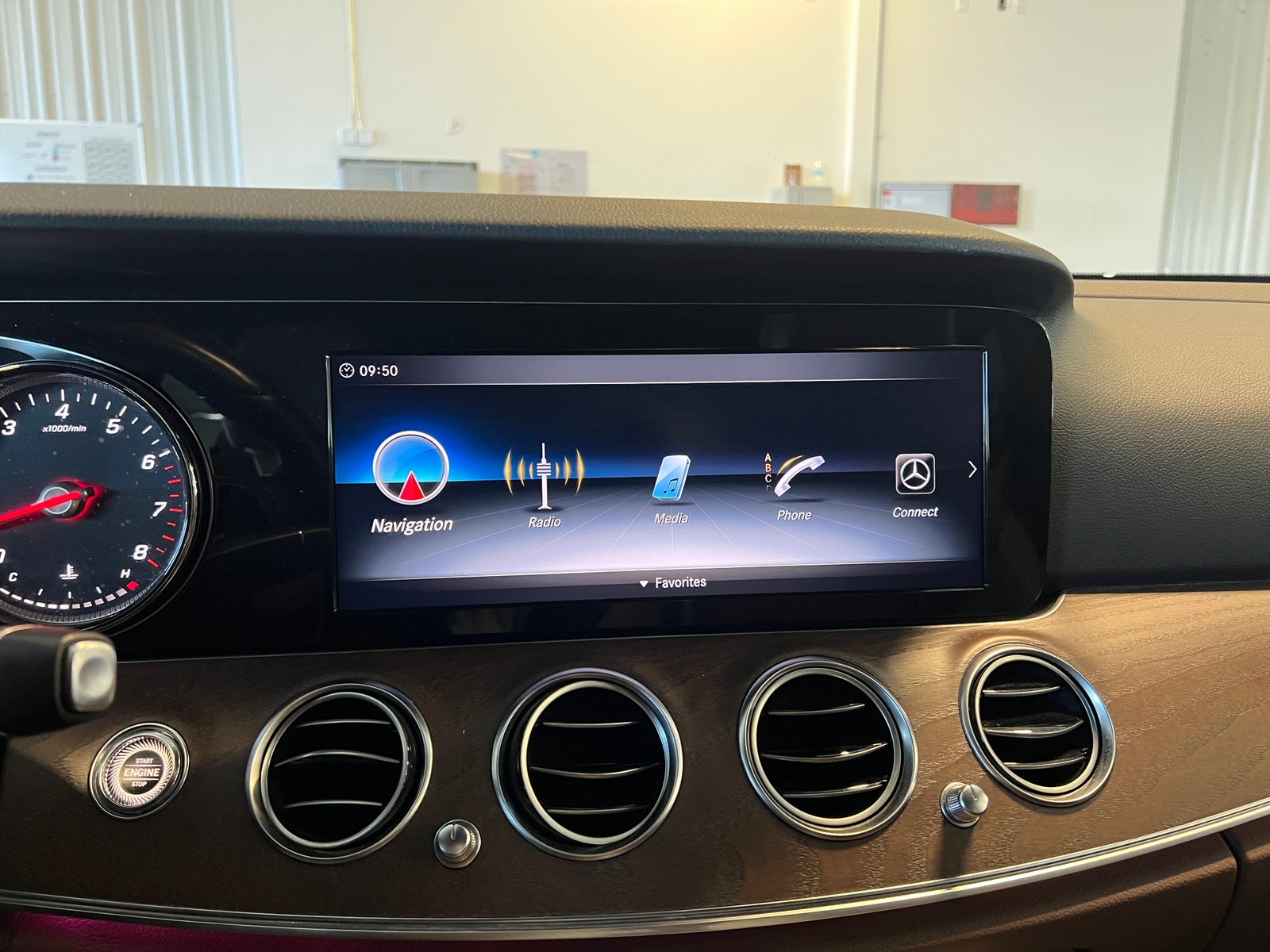 Thumbnail: 2018 Mercedes-Benz E-Class - 3